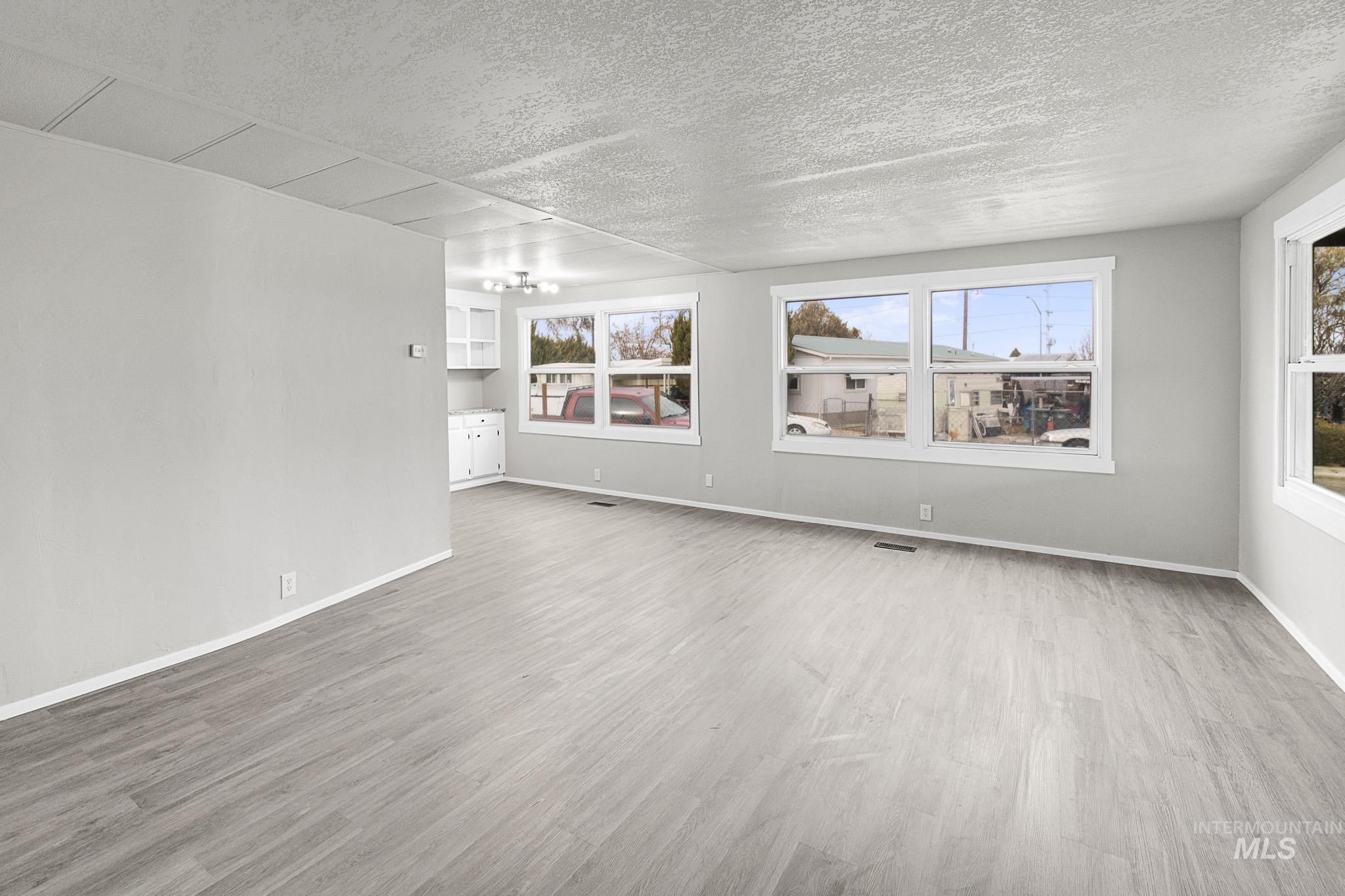 69 S Rose Circle, Meridian, Idaho 83642, 3 Bedrooms, 2 Bathrooms, Residential For Sale, Price $289,900, 98932037