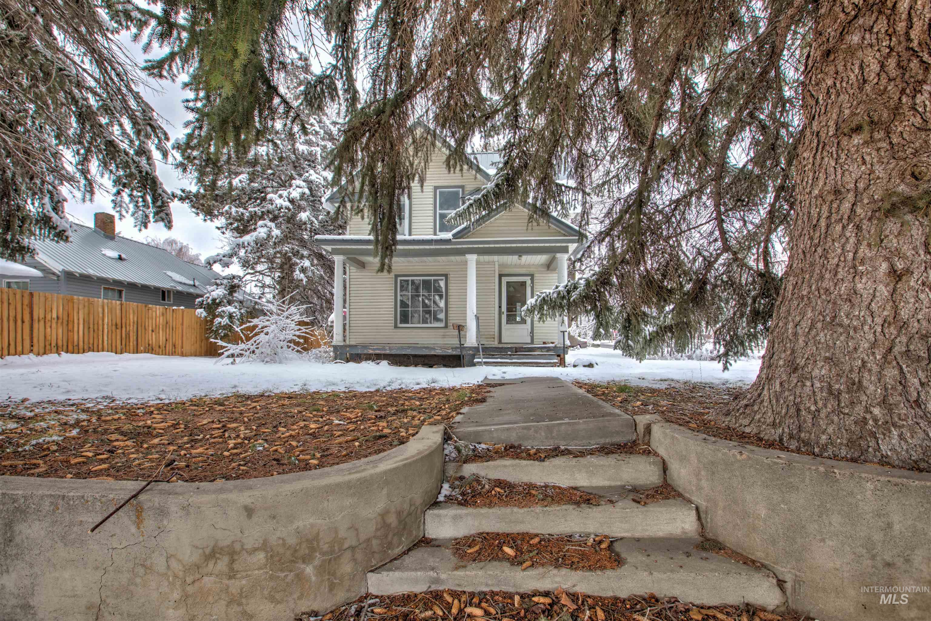 601 1st Ave East, Jerome, Idaho 83338, 3 Bedrooms, 1.5 Bathrooms, Residential For Sale, Price $300,000, 98932060