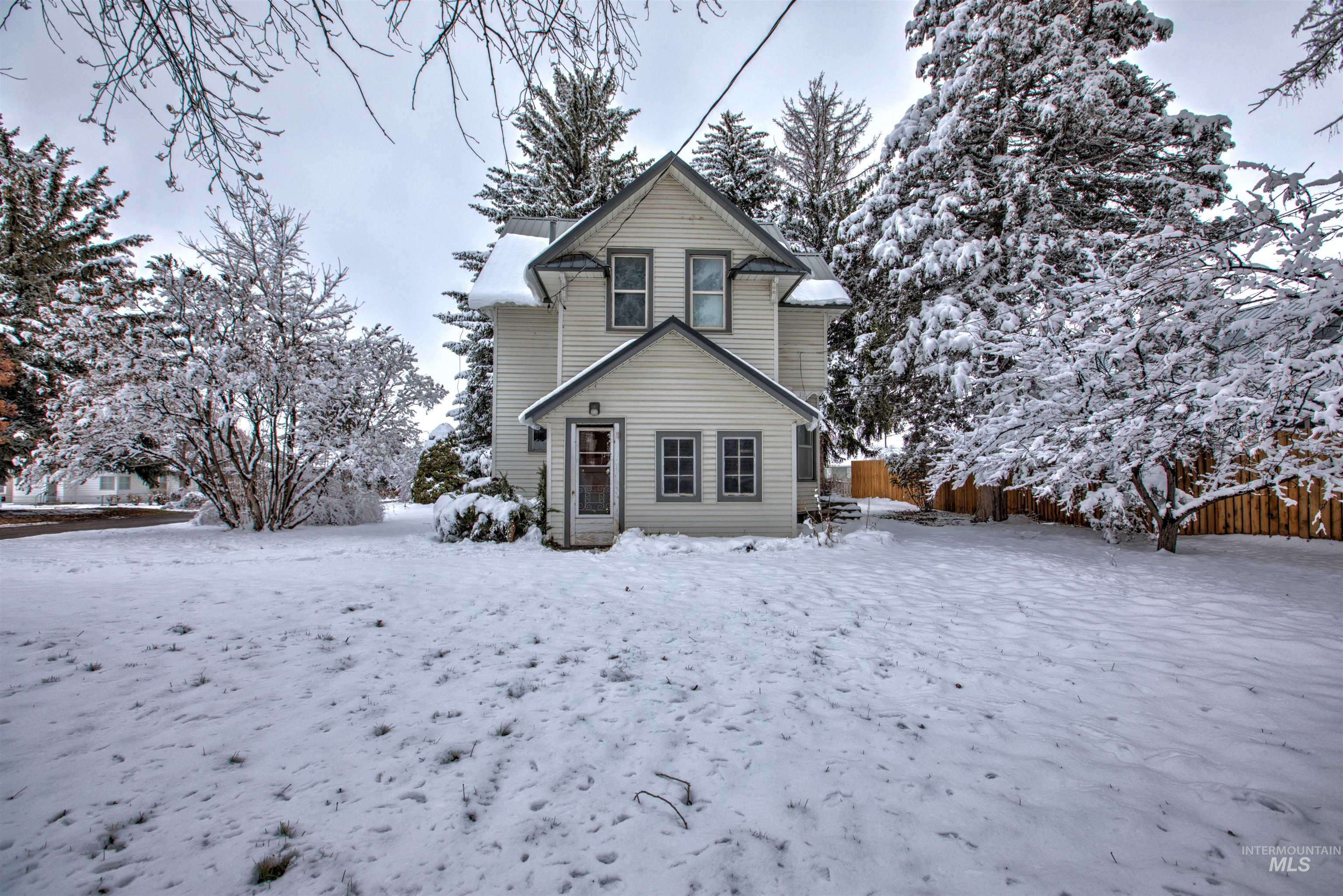 601 1st Ave East, Jerome, Idaho 83338, 3 Bedrooms, 1.5 Bathrooms, Residential For Sale, Price $300,000, 98932060