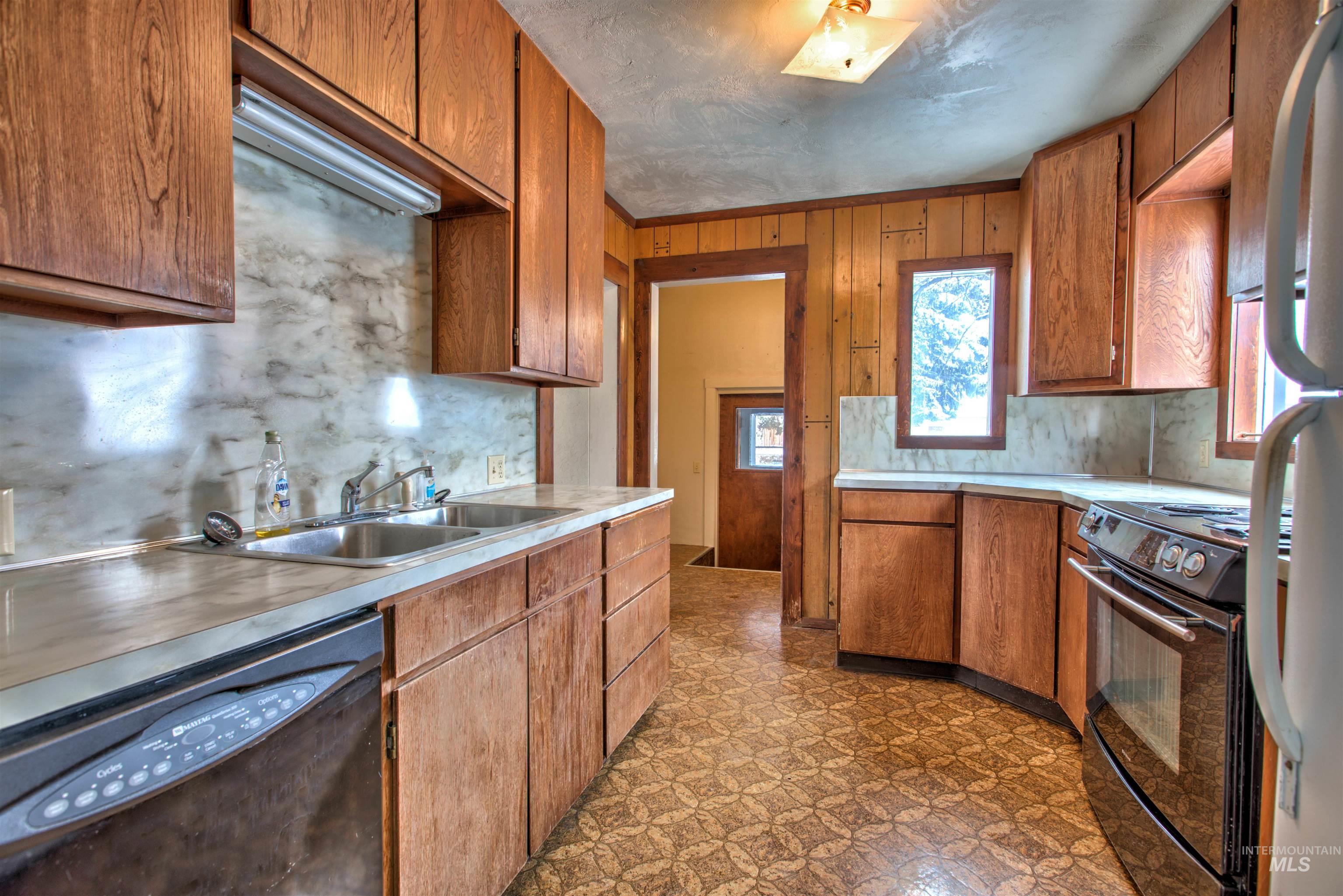 601 1st Ave East, Jerome, Idaho 83338, 3 Bedrooms, 1.5 Bathrooms, Residential For Sale, Price $300,000, 98932060
