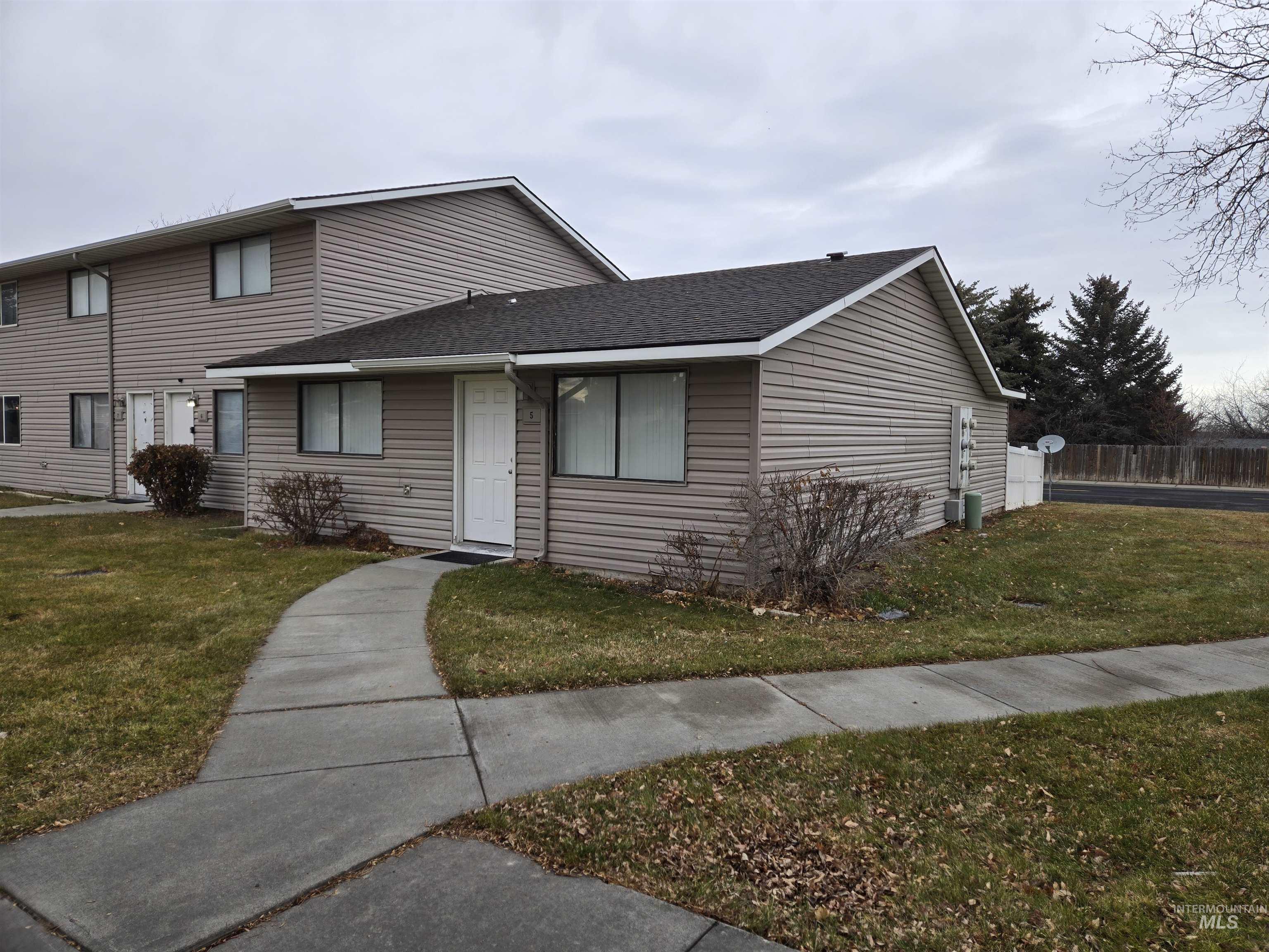 259 W Pheasant Rd #5, Twin Falls, Idaho 83301, 2 Bedrooms, 1 Bathroom, Residential For Sale, Price $199,900, 98932195