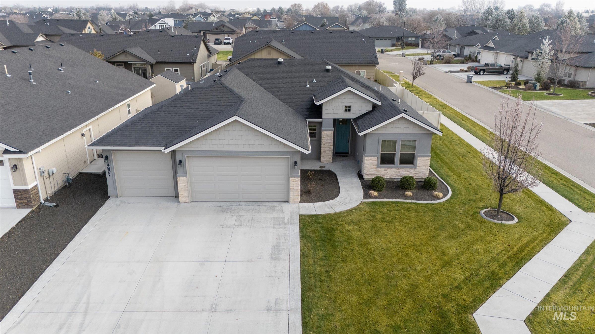 4807 S Lava Springs Loop, Nampa, Idaho 83686, 3 Bedrooms, 2 Bathrooms, Residential For Sale, Price $509,900,MLS 98932215