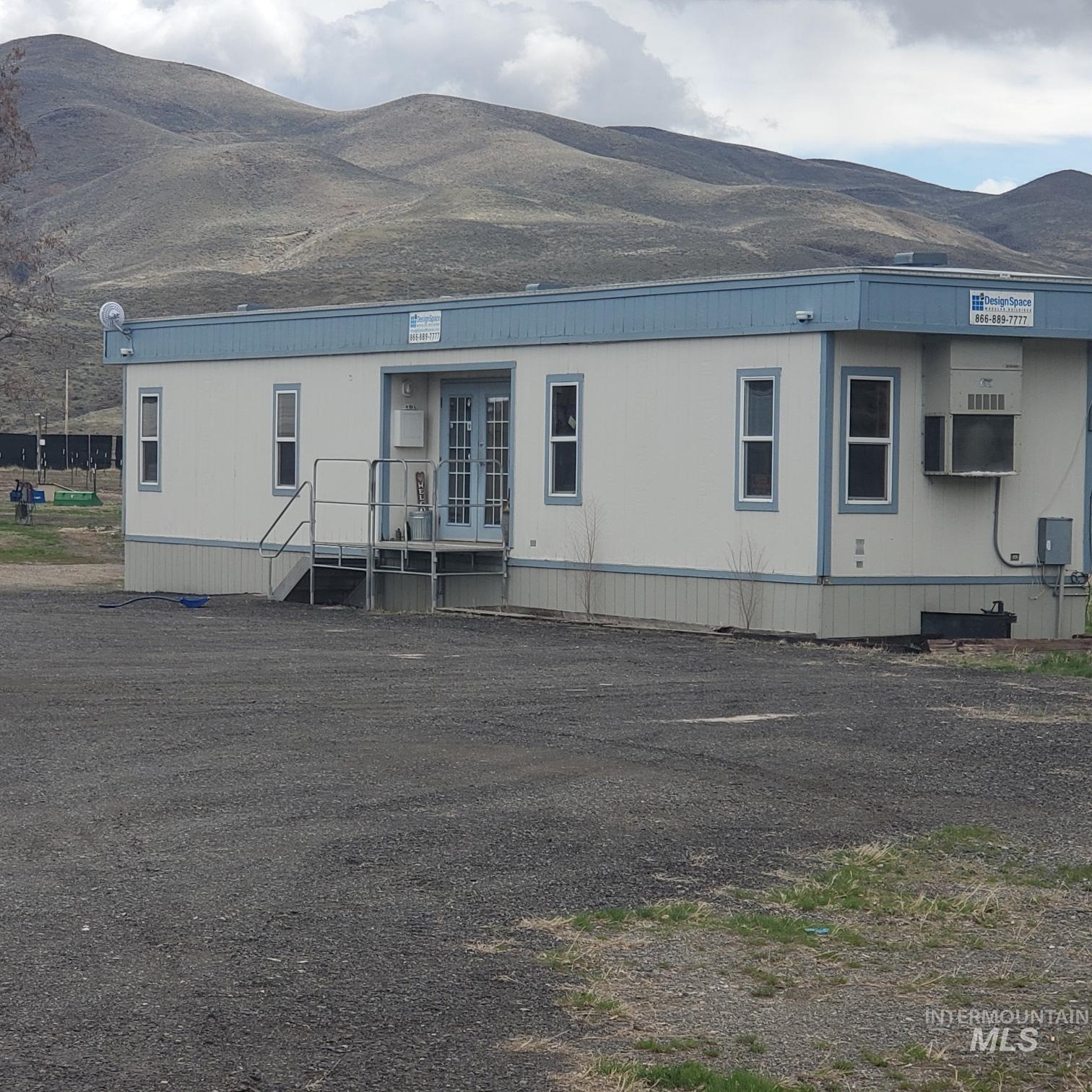300 Old Oregon Trail Hwy, Huntington, Oregon 97907, 2 Bedrooms, 2 Bathrooms, Farm & Ranch For Sale, Price $530,000, 98932303