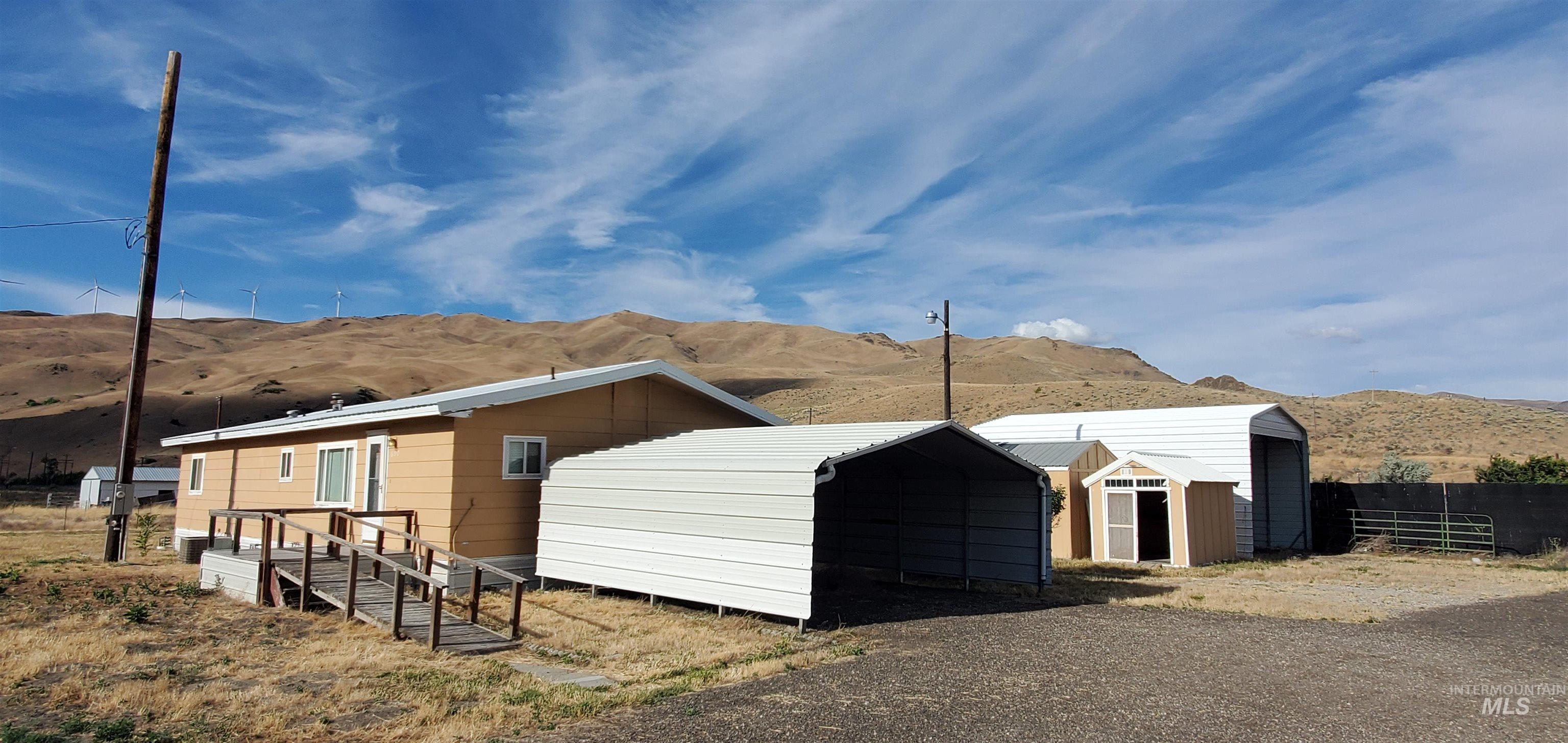 300 Old Oregon Trail Hwy, Huntington, Oregon 97907, 2 Bedrooms, 2 Bathrooms, Farm & Ranch For Sale, Price $530,000, 98932303