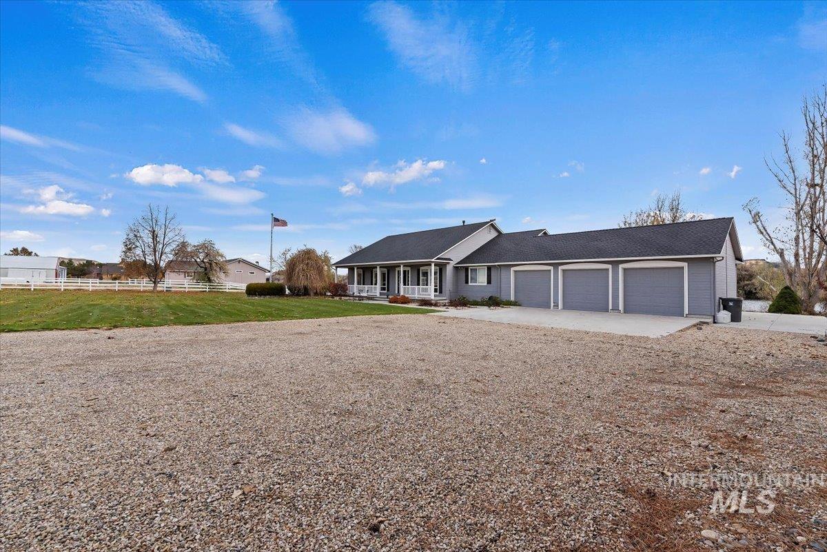 7620 River Front Dr, Marsing, Idaho 83639, 6 Bedrooms, 3 Bathrooms, Residential For Sale, Price $1,195,000,MLS 98932330