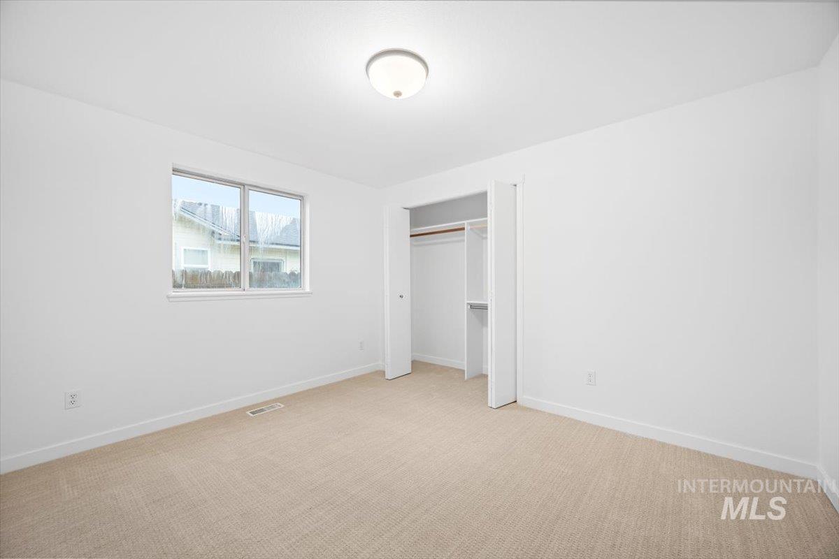 10588 W Silver City Ct., Boise, Idaho 83704, 3 Bedrooms, 2 Bathrooms, Residential For Sale, Price $425,000,MLS 98932365