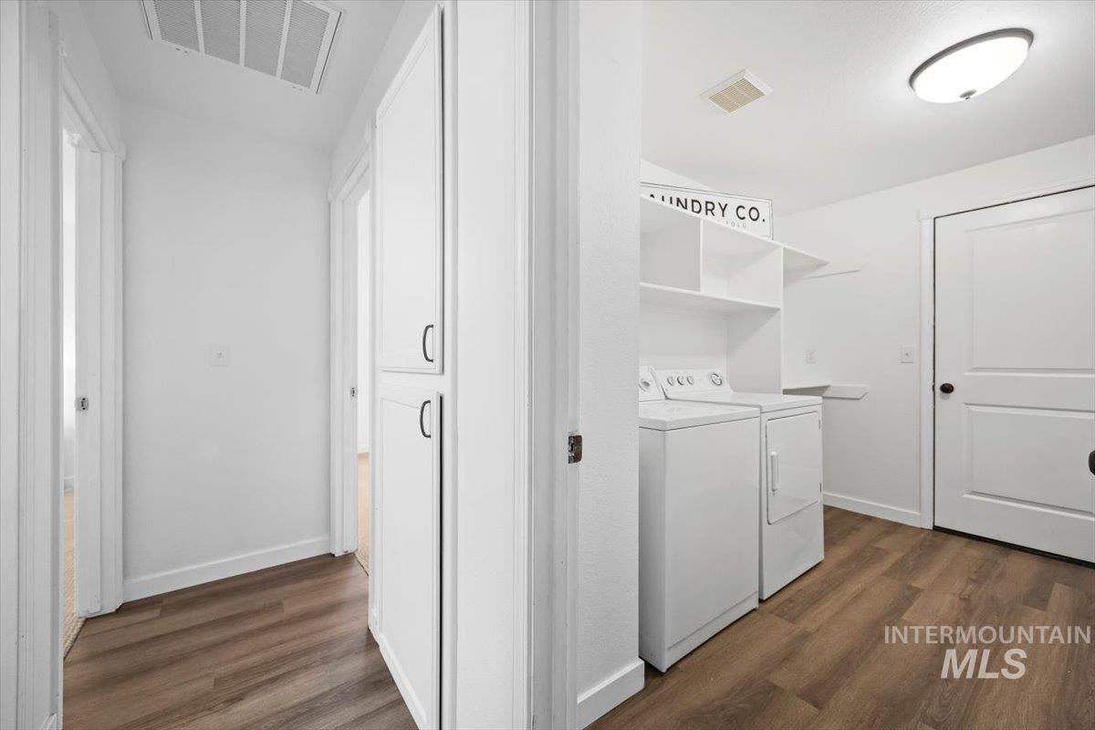 10588 W Silver City Ct., Boise, Idaho 83704, 3 Bedrooms, 2 Bathrooms, Residential For Sale, Price $425,000,MLS 98932365