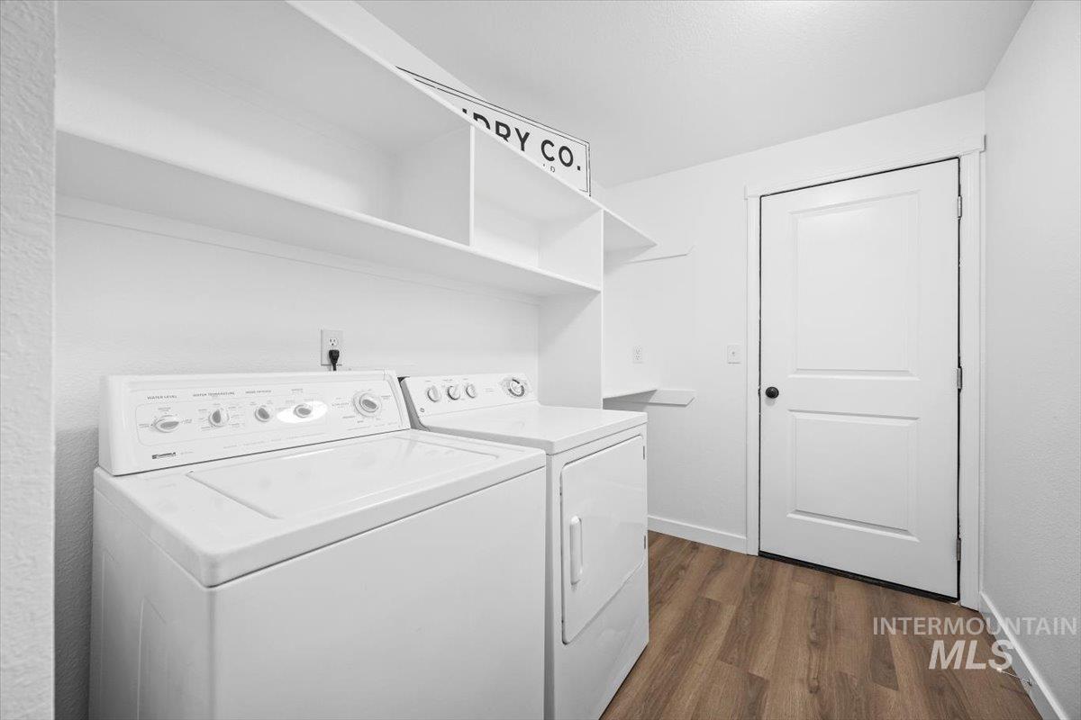 10588 W Silver City Ct., Boise, Idaho 83704, 3 Bedrooms, 2 Bathrooms, Residential For Sale, Price $425,000,MLS 98932365