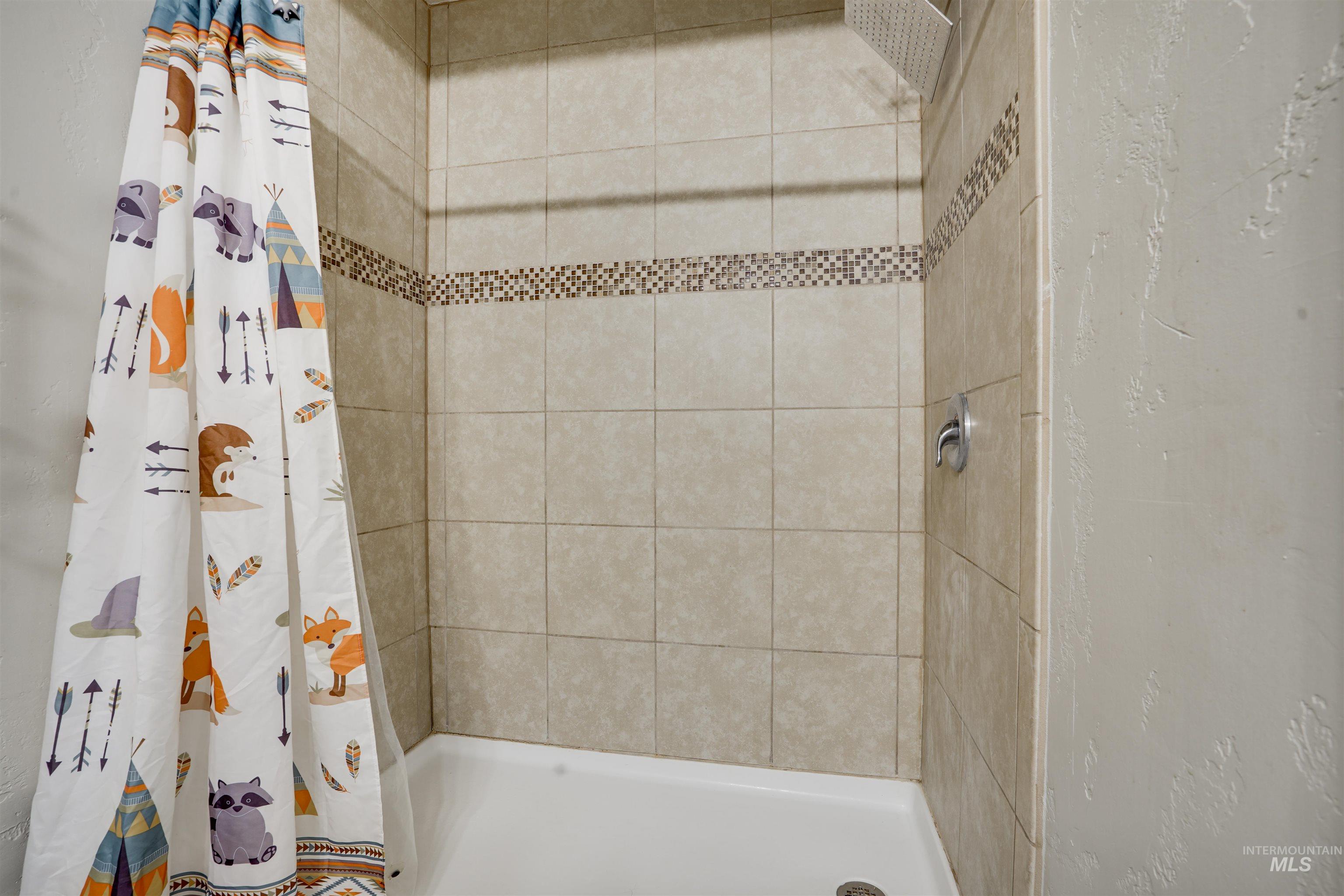 23 N 950 E, Declo, Idaho 83323, 5 Bedrooms, 3 Bathrooms, Residential For Sale, Price $600,000,MLS 98932379