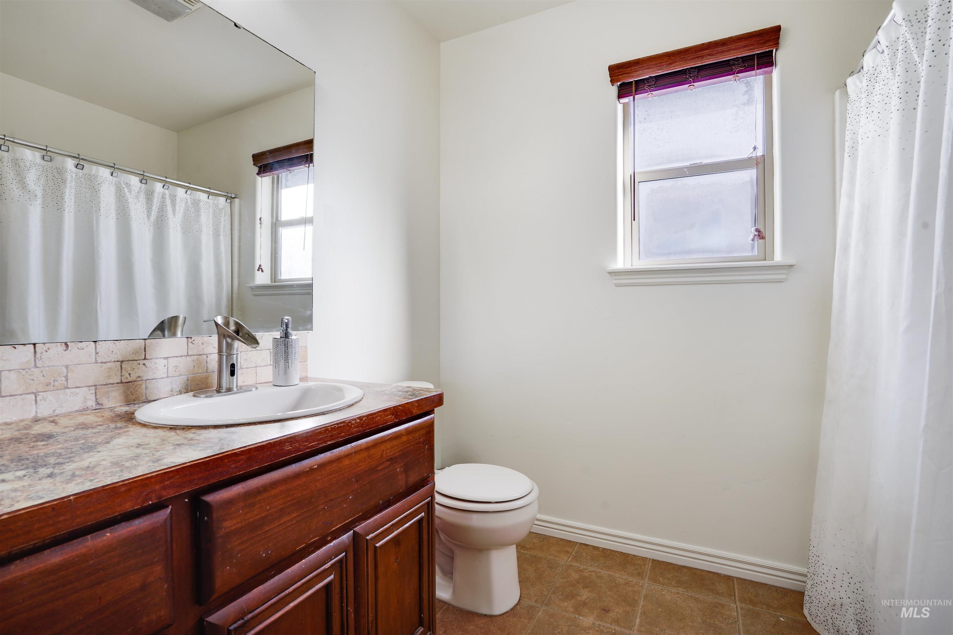 23 N 950 E, Declo, Idaho 83323, 5 Bedrooms, 3 Bathrooms, Residential For Sale, Price $600,000,MLS 98932379