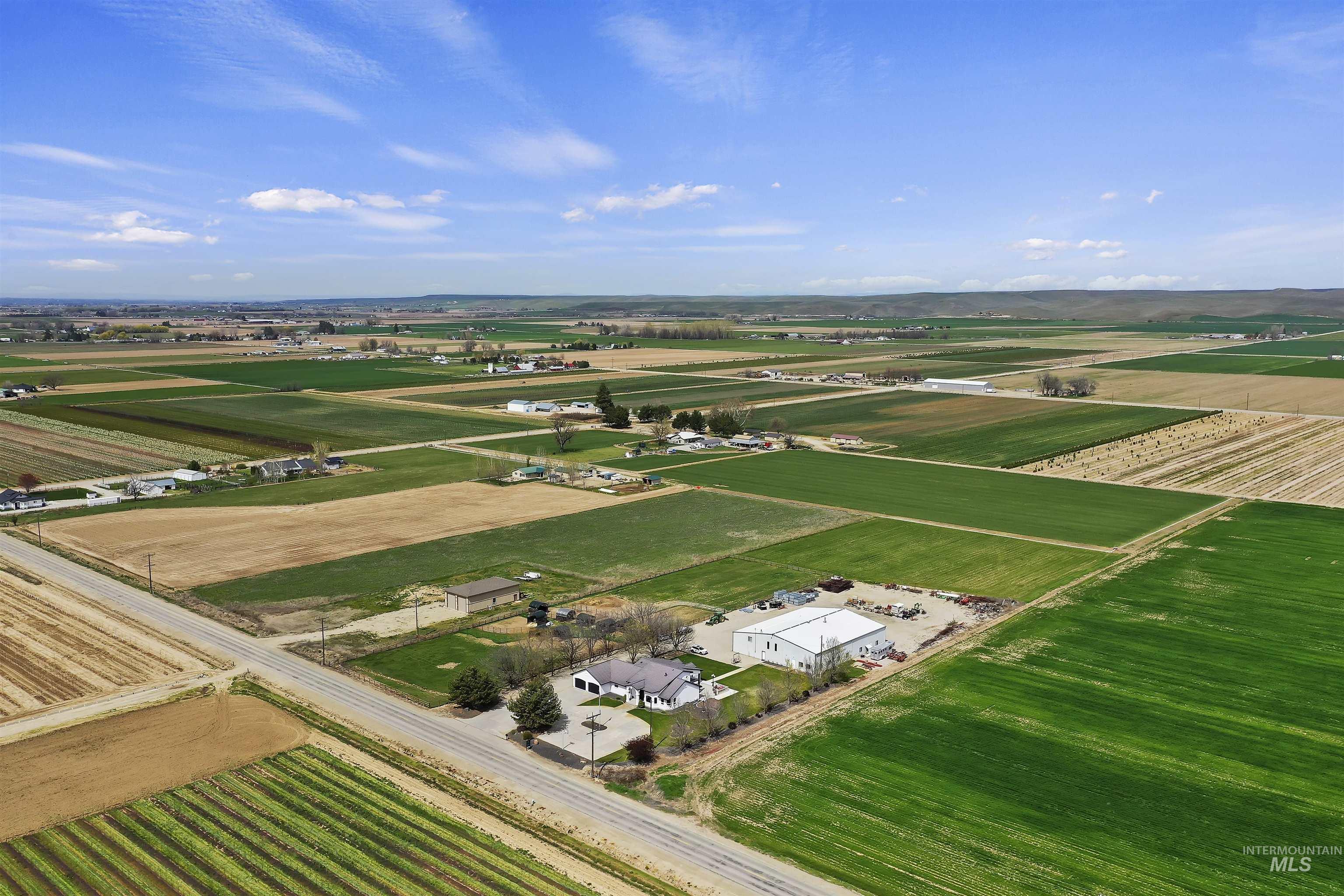2800 W Idaho Blvd, Emmett, Idaho 83617, 5 Bedrooms, 4 Bathrooms, Residential For Sale, Price $1,799,900, 98932444