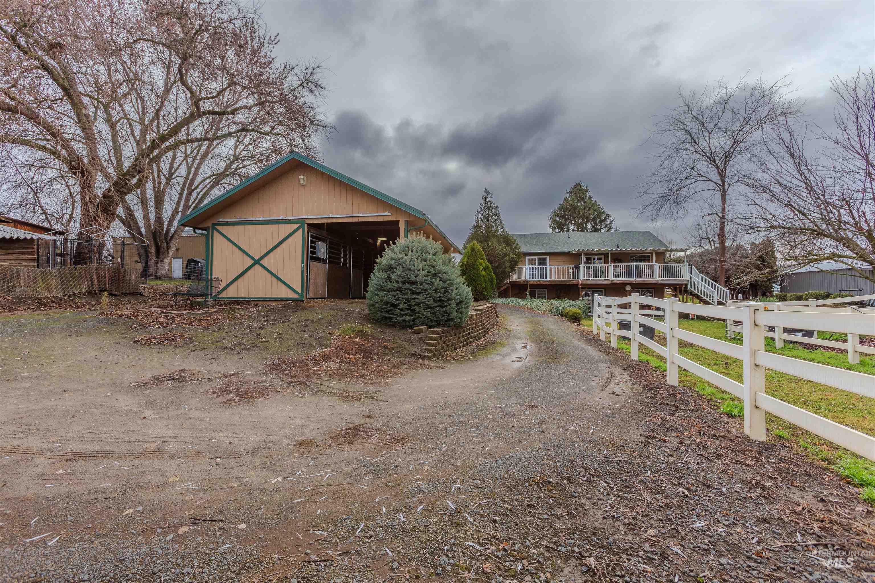 1733 Alder, Lewiston, Idaho 83501, 5 Bedrooms, 3 Bathrooms, Residential For Sale, Price $689,900,MLS 98932614