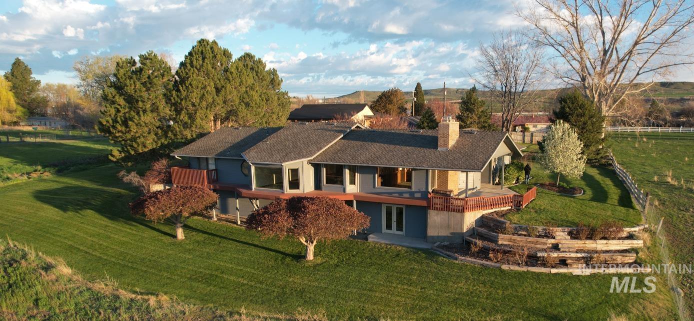 1185 E Cleveland, Glenns Ferry, Idaho 83623, 5 Bedrooms, 3.5 Bathrooms, Residential For Sale, Price $849,900,MLS 98932642