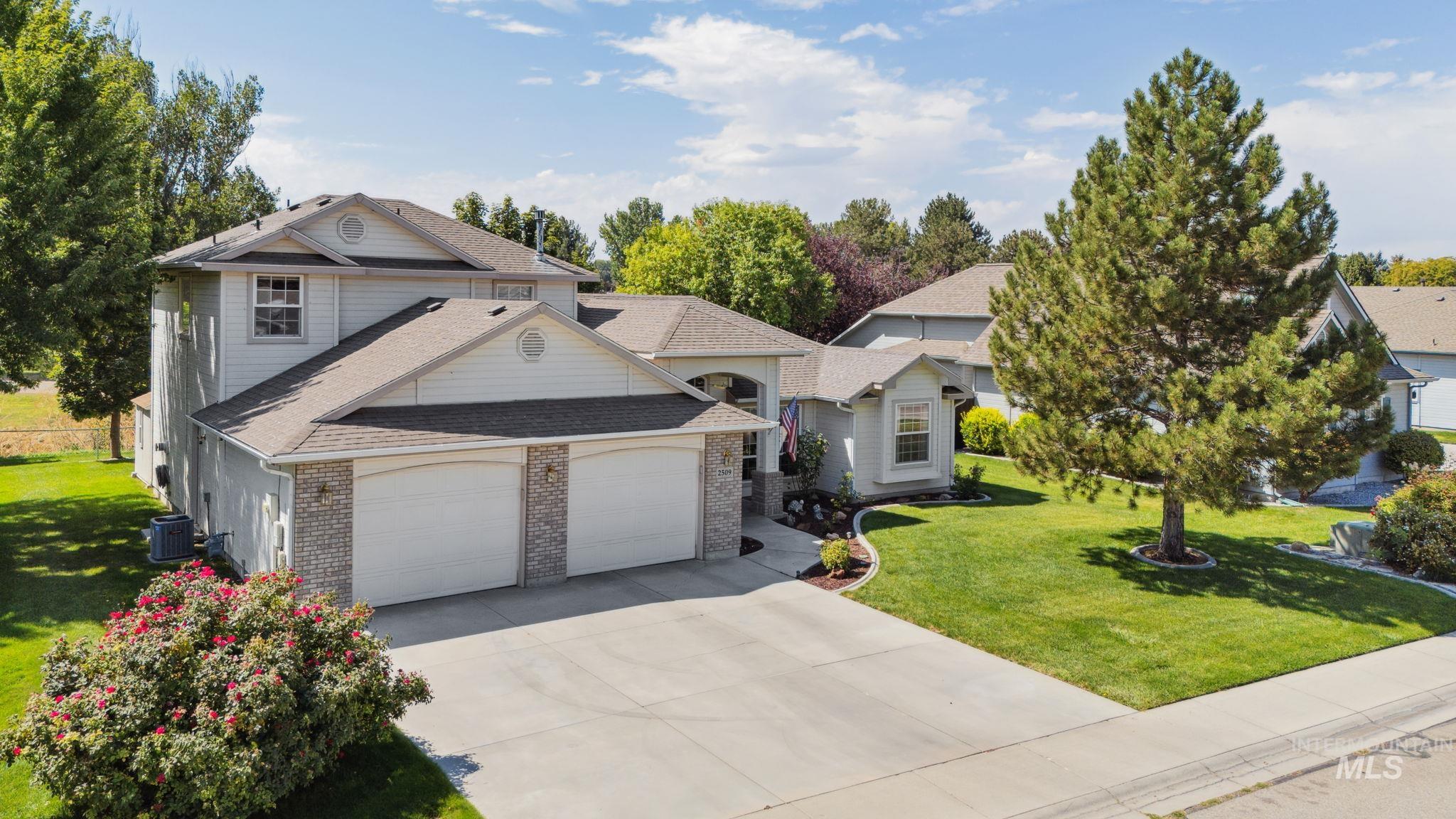 2509 Chicago, Nampa, Idaho 83686, 3 Bedrooms, 2 Bathrooms, Residential For Sale, Price $425,000,MLS 98932759