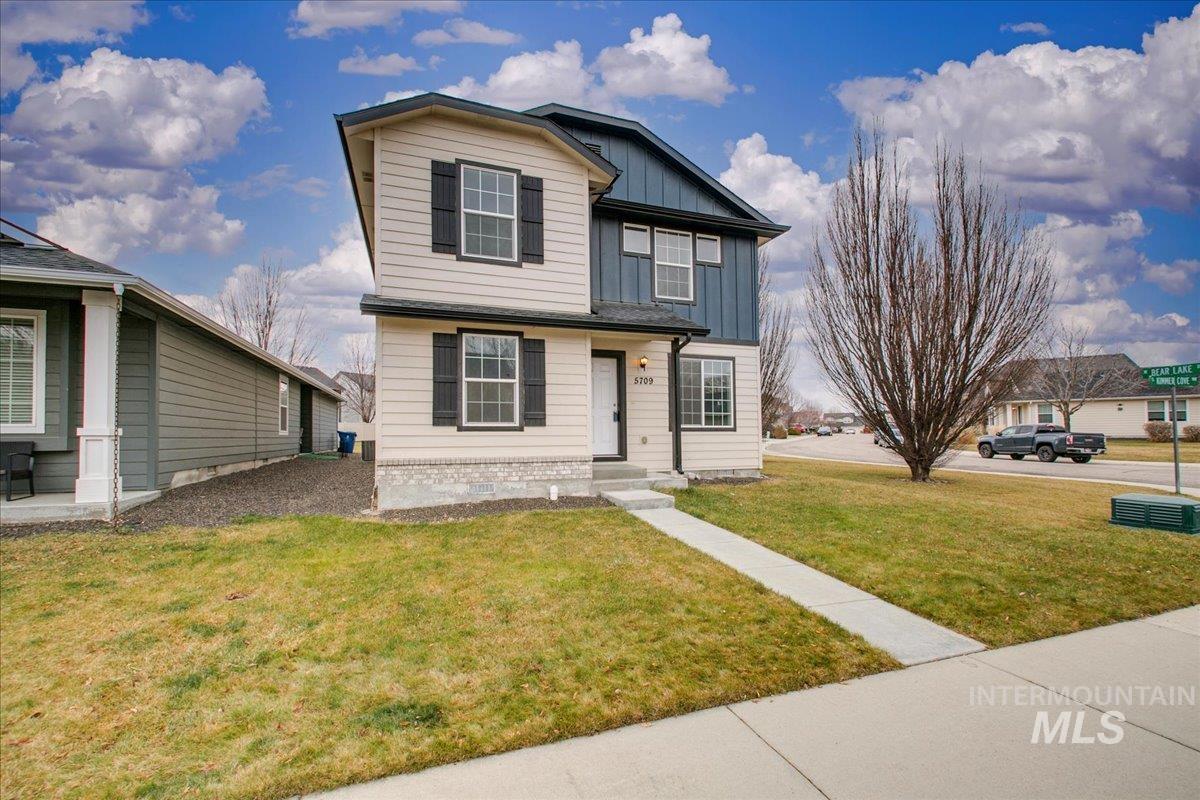 5709 S Kimmer Cove Way, Boise, Idaho 83709, 3 Bedrooms, 2.5 Bathrooms, Residential For Sale, Price $399,900,MLS 98932837