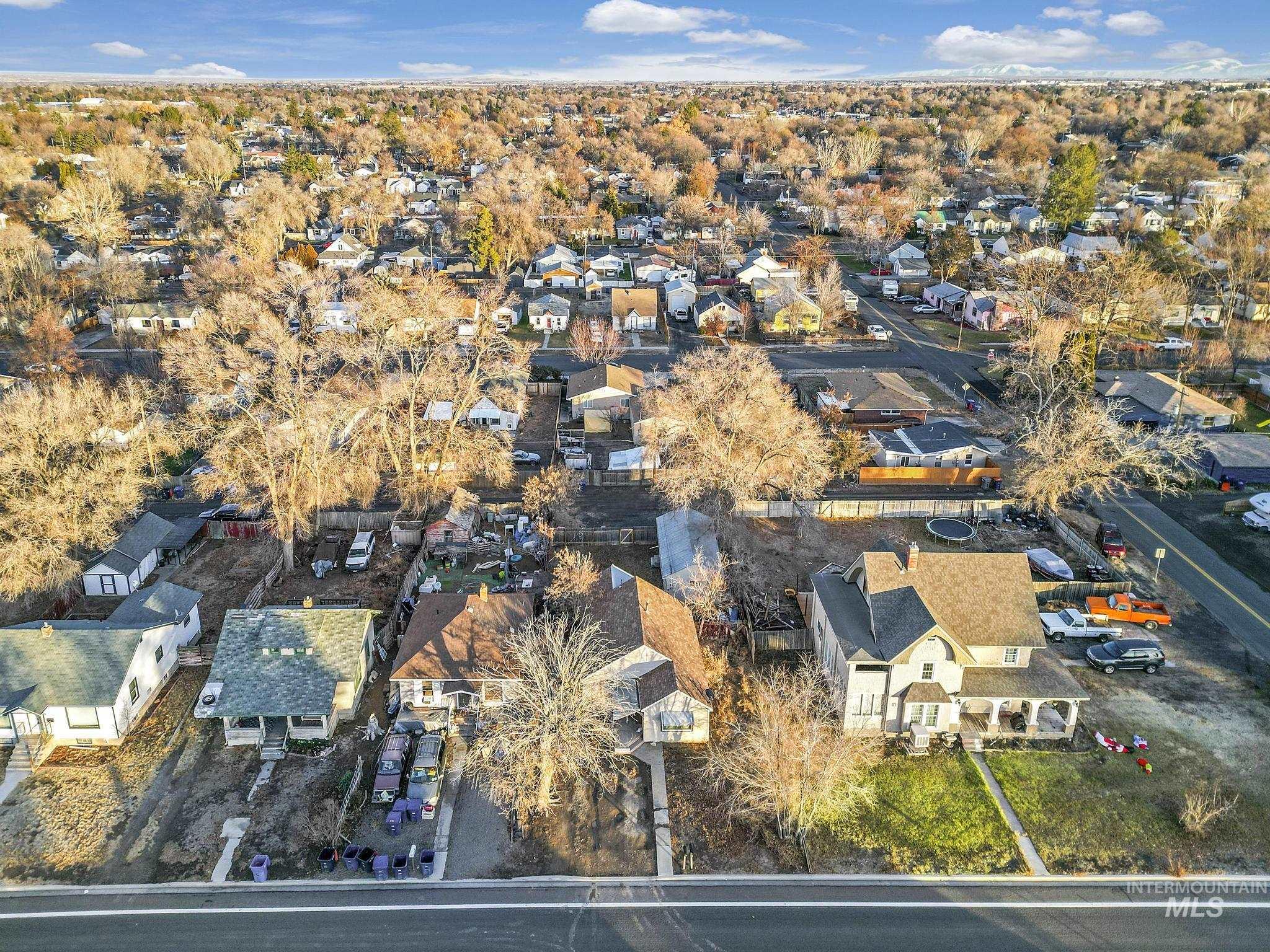 220 Harrison St, Twin Falls, Idaho 83301-5129, 3 Bedrooms, 1 Bathroom, Residential For Sale, Price $269,900,MLS 98932855