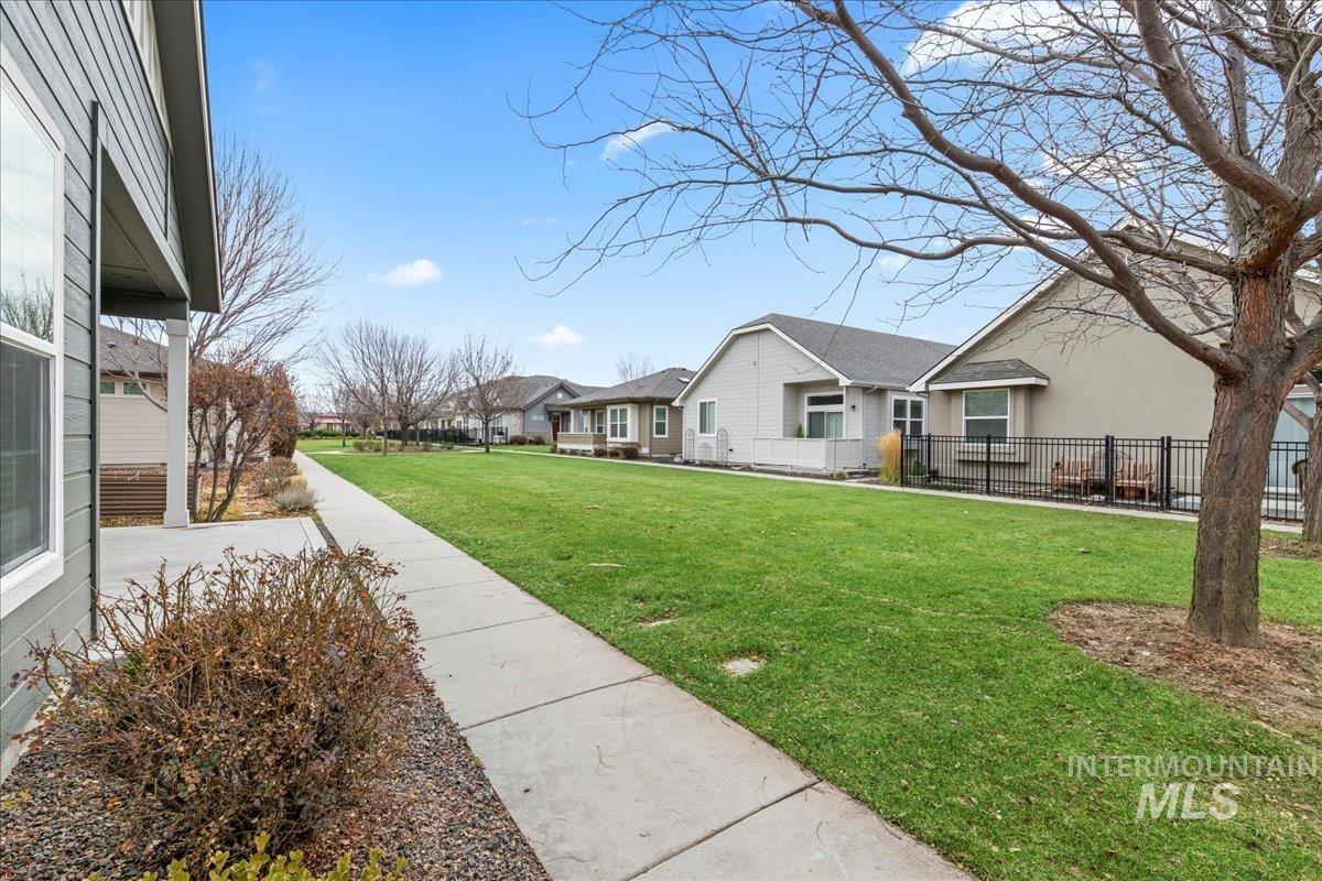 2639 E Ragusa Ln, Meridian, Idaho 83642-9040, 3 Bedrooms, 2.5 Bathrooms, Residential For Sale, Price $499,900,MLS 98932886