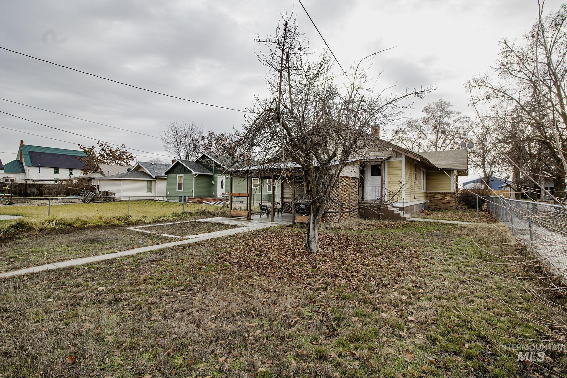 403 3rd Avenue North, Payette, Idaho 83661, 3 Bedrooms, 1 Bathroom, Residential For Sale, Price $299,000,MLS 98932889