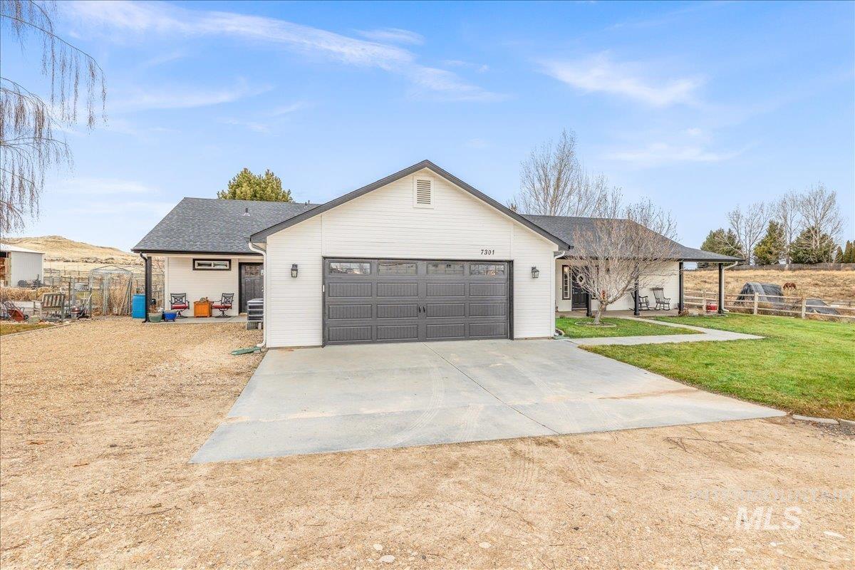 7301 Track Rd, Nampa, Idaho 83686, 4 Bedrooms, 3 Bathrooms, Residential For Sale, Price $850,000,MLS 98932979