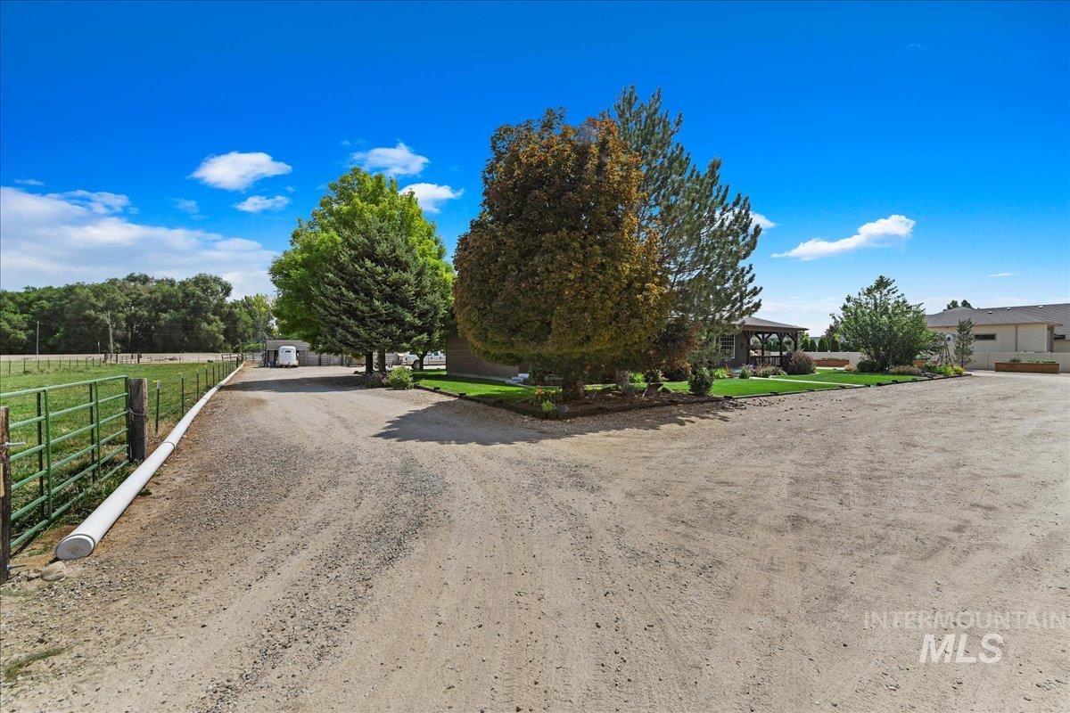 1221 E Lewis Lane, Nampa, Idaho 83686, 3 Bedrooms, 3.5 Bathrooms, Residential For Sale, Price $825,000,MLS 98933051