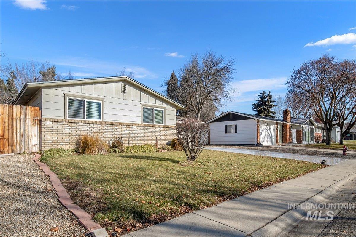 6300 West Grandview, Boise, Idaho 83709, 4 Bedrooms, 2 Bathrooms, Residential For Sale, Price $439,900,MLS 98933117