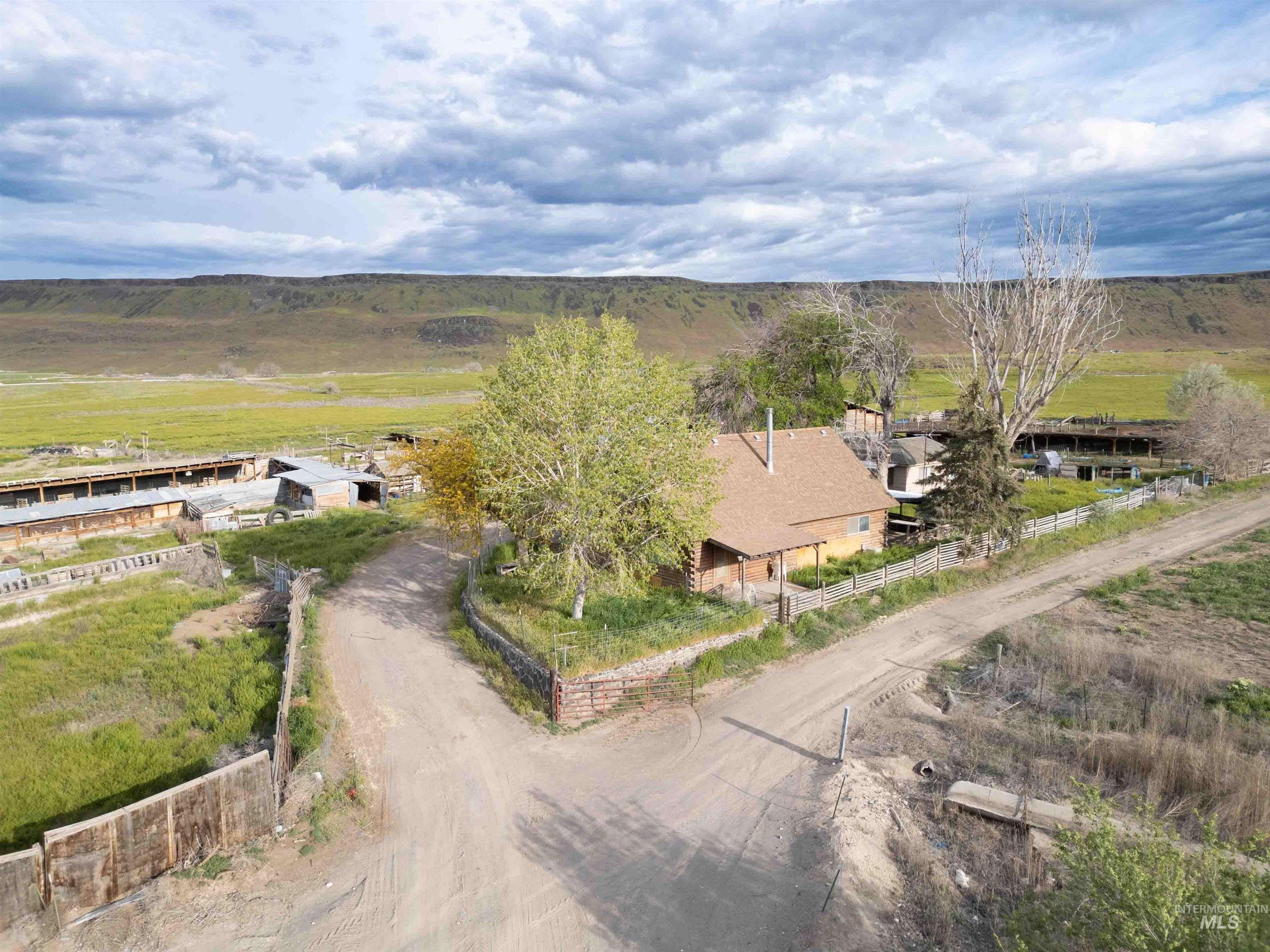 491 Hill, Melba, Idaho 83641, 3 Bedrooms, 2 Bathrooms, Farm & Ranch For Sale, Price $1,849,000,MLS 98933119