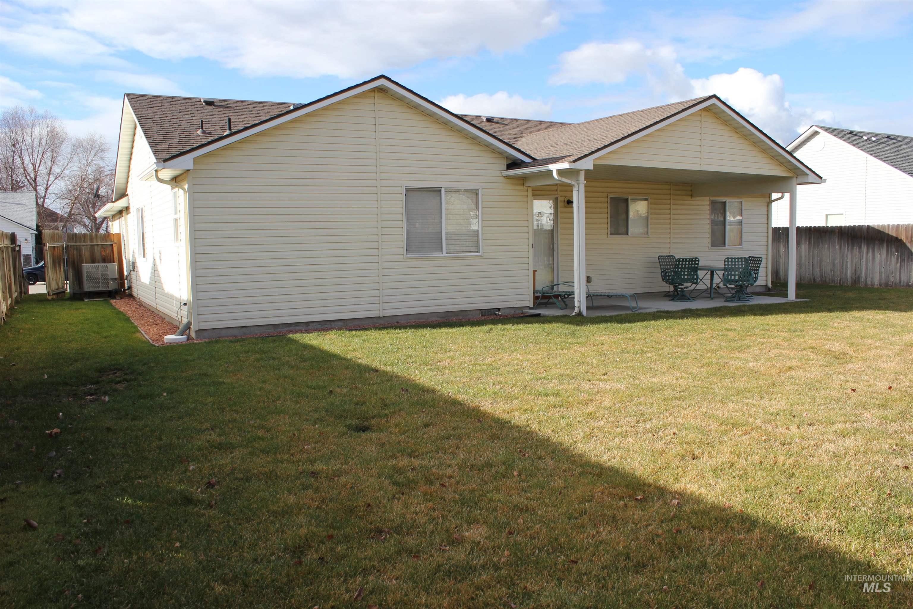 1108 Vanity Peak Dr, Emmett, Idaho 83617, 3 Bedrooms, 2 Bathrooms, Residential For Sale, Price $380,000,MLS 98933148