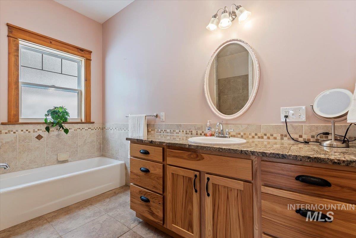 675 W Russell Dr, Prairie, Idaho 83647, 3 Bedrooms, 2 Bathrooms, Farm & Ranch For Sale, Price $2,500,000, 98933193