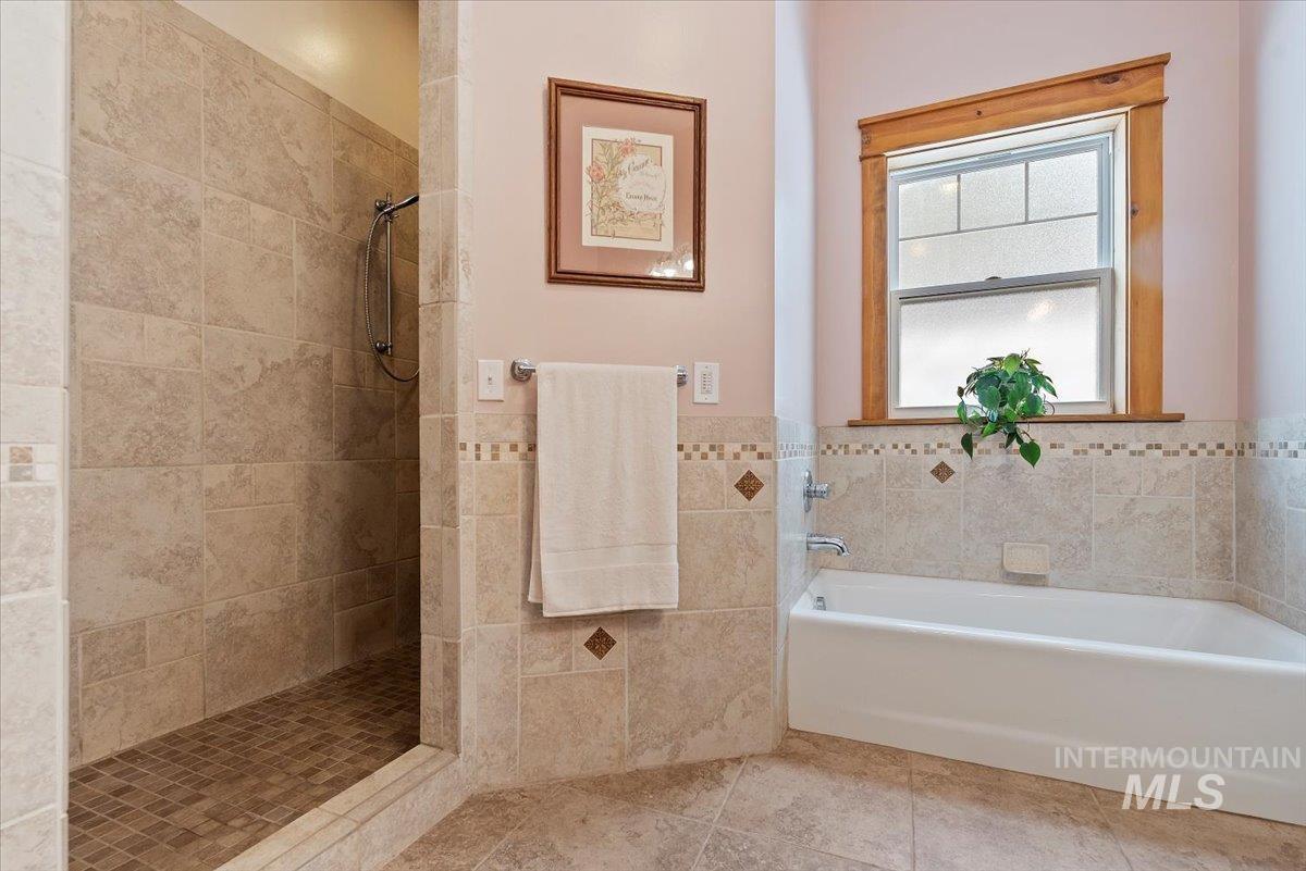 675 W Russell Dr, Prairie, Idaho 83647, 3 Bedrooms, 2 Bathrooms, Farm & Ranch For Sale, Price $2,500,000, 98933193