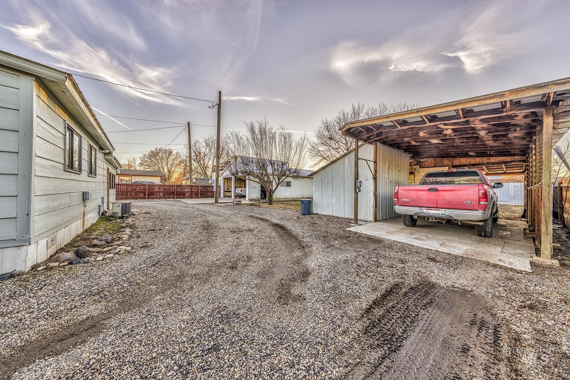 1301 W 5th Street, Weiser, Idaho 83672, 2 Bedrooms, 1 Bathroom, Residential For Sale, Price $225,000,MLS 98933199