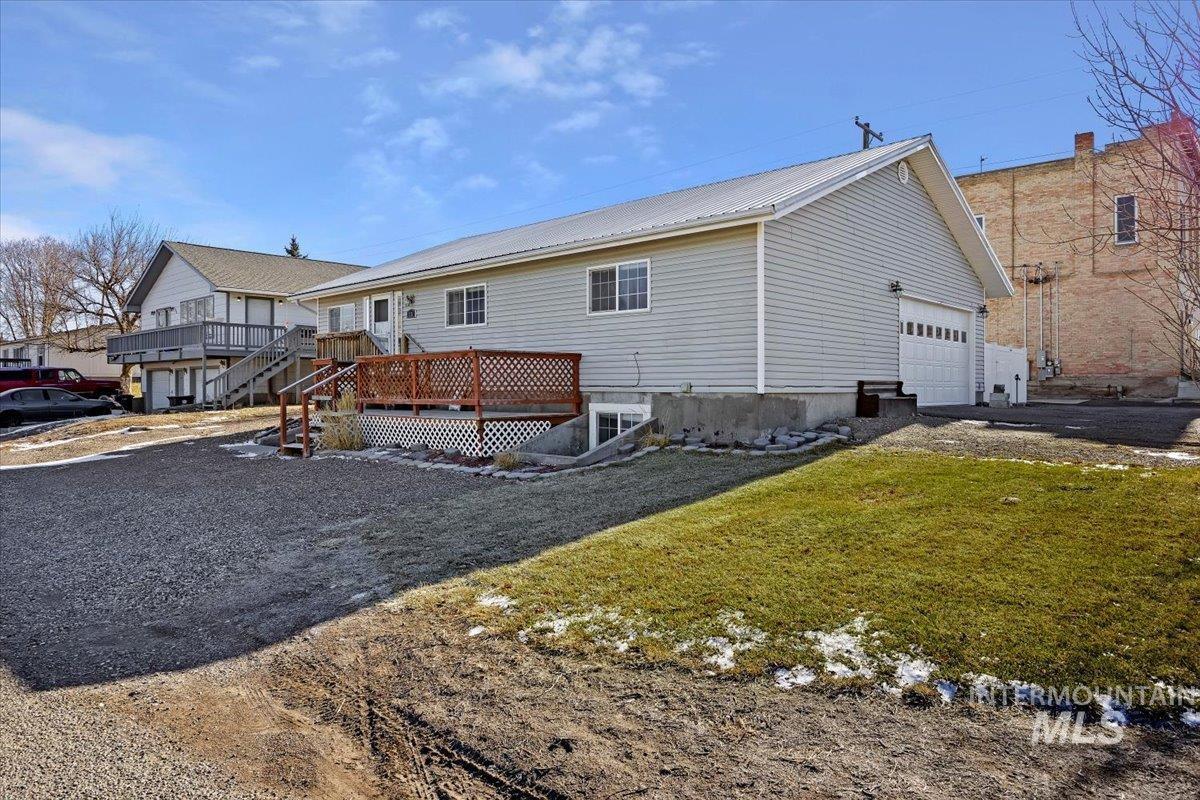 215 E Atherton Ave, Eden, Idaho 83325-5106, 2 Bedrooms, 1.5 Bathrooms, Residential Income For Sale, Price $293,999, 98933203