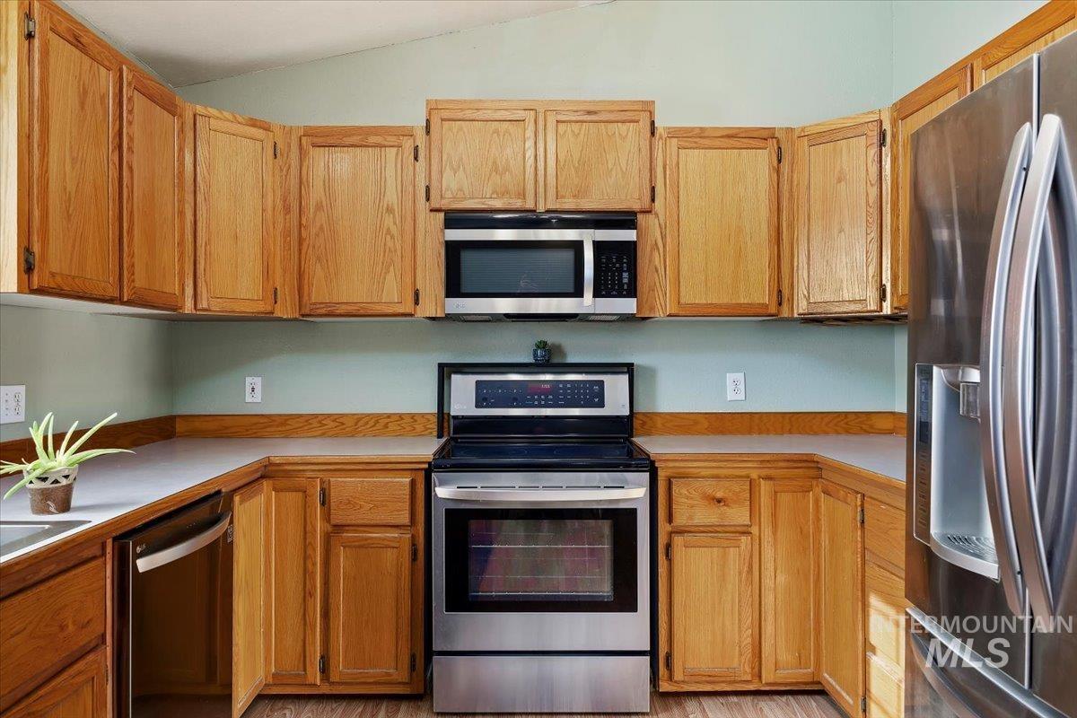 215 E Atherton Ave, Eden, Idaho 83325-5106, 2 Bedrooms, 1.5 Bathrooms, Residential Income For Sale, Price $293,999, 98933203