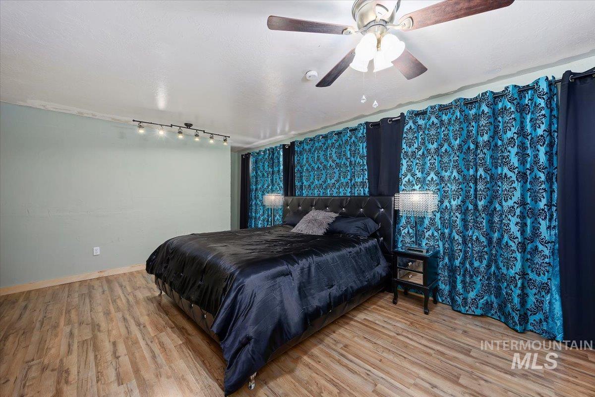 215 E Atherton Ave, Eden, Idaho 83325-5106, 2 Bedrooms, 1.5 Bathrooms, Residential Income For Sale, Price $293,999, 98933203