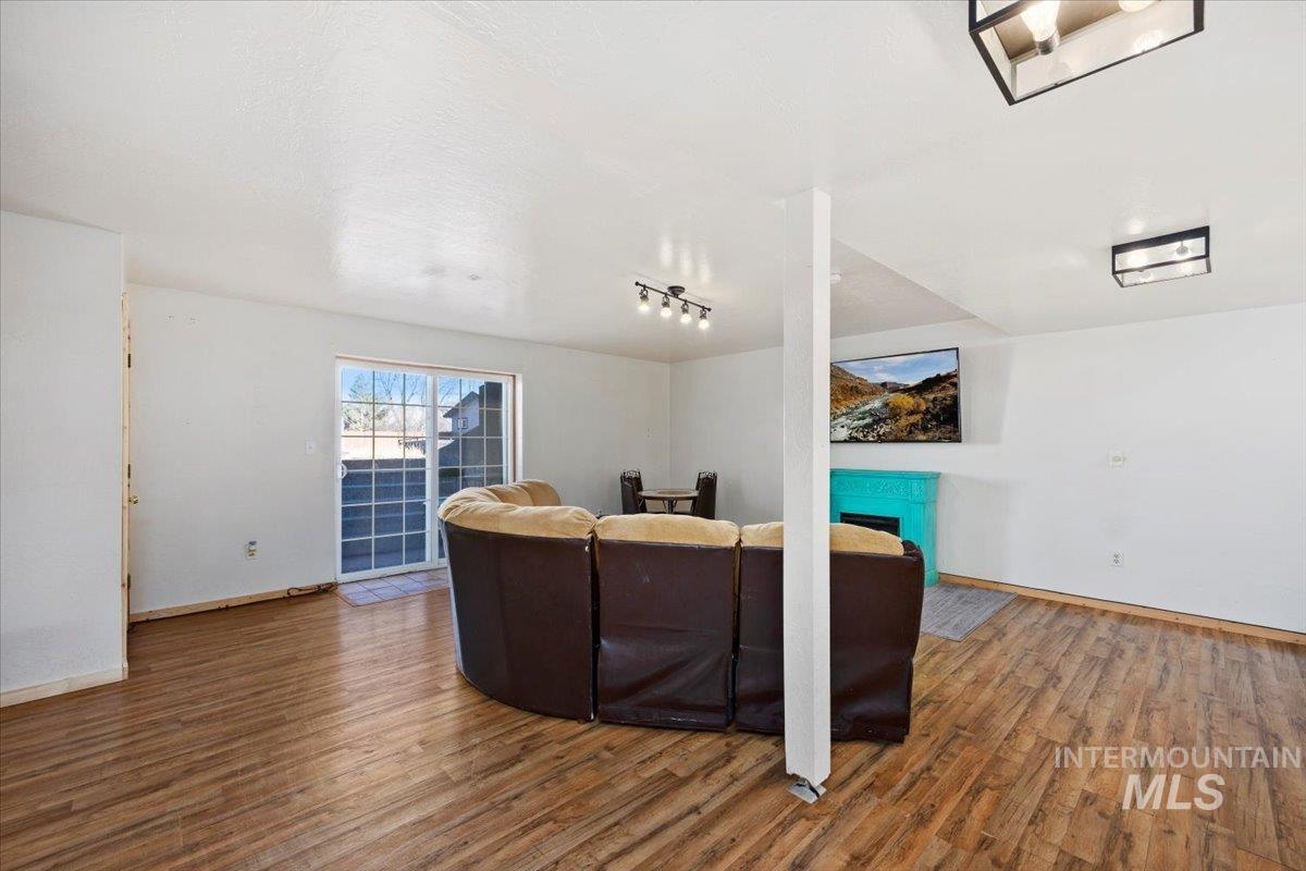 215 E Atherton Ave, Eden, Idaho 83325-5106, 2 Bedrooms, 1.5 Bathrooms, Residential Income For Sale, Price $293,999, 98933203