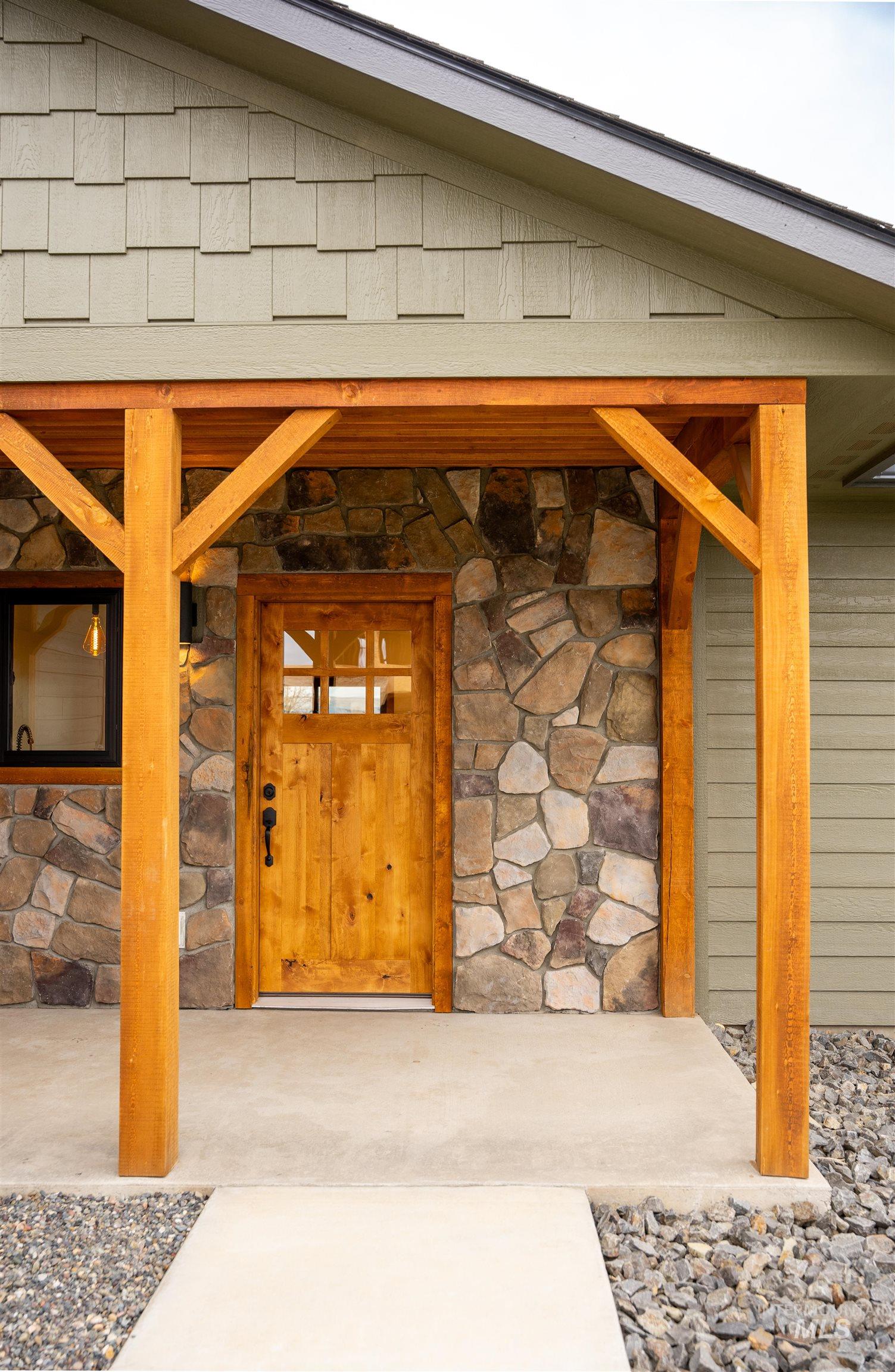 2219 Powers Drive, Lewiston, Idaho 83501, 3 Bedrooms, 2.5 Bathrooms, Residential For Sale, Price $555,000, 98933264