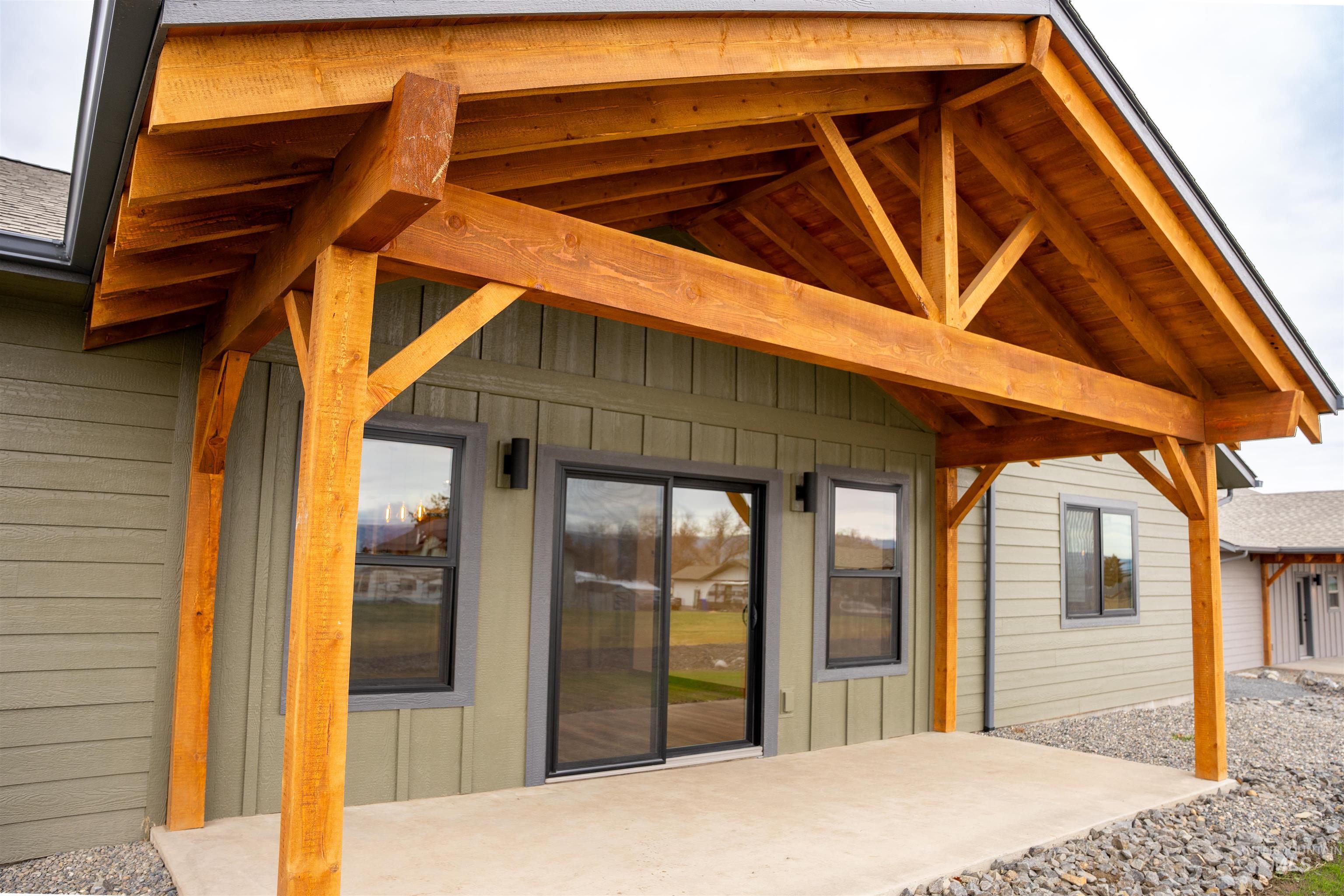 2219 Powers Drive, Lewiston, Idaho 83501, 3 Bedrooms, 2.5 Bathrooms, Residential For Sale, Price $555,000, 98933264