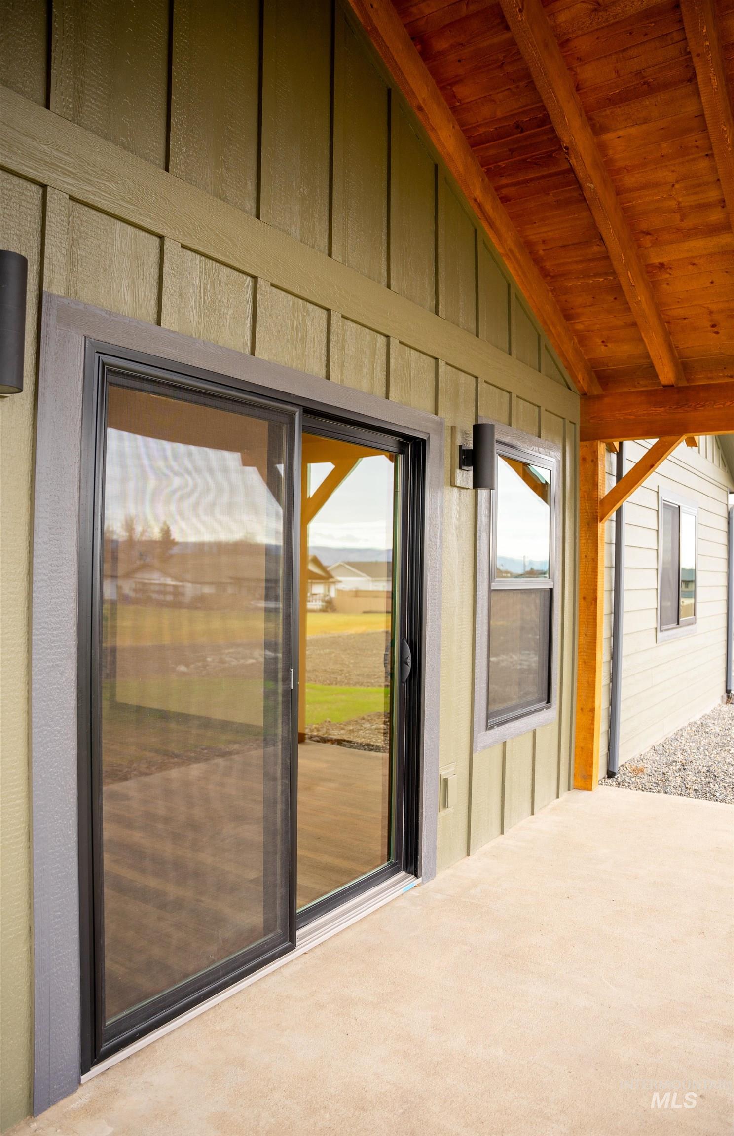 2219 Powers Drive, Lewiston, Idaho 83501, 3 Bedrooms, 2.5 Bathrooms, Residential For Sale, Price $555,000, 98933264