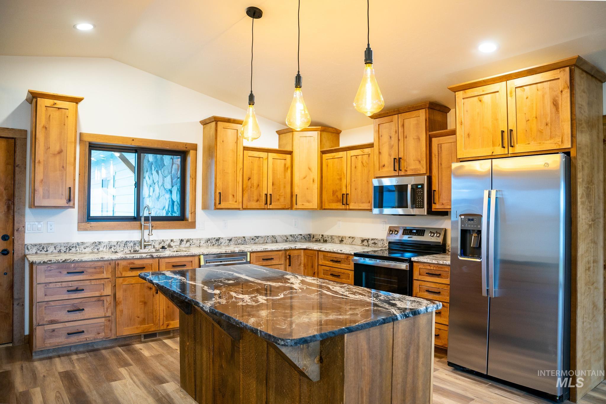 2219 Powers Drive, Lewiston, Idaho 83501, 3 Bedrooms, 2.5 Bathrooms, Residential For Sale, Price $555,000, 98933264