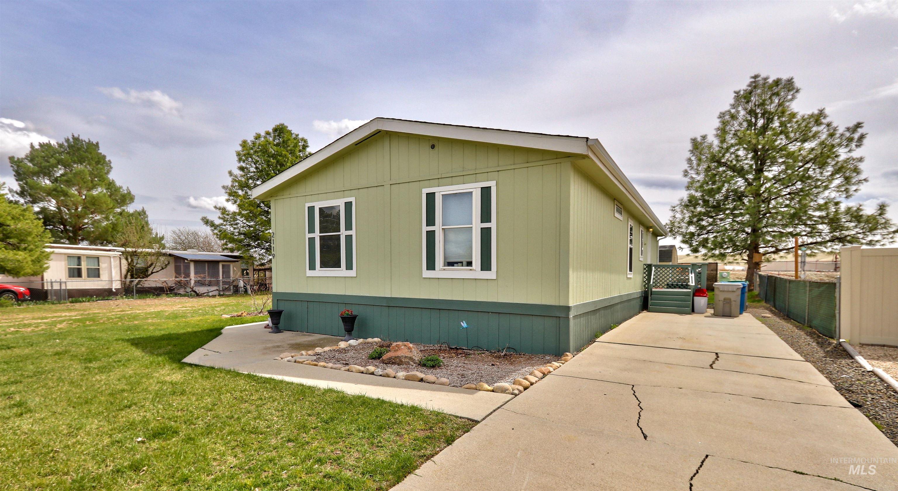 2119 E Blue Sage, Boise, Idaho 83716, 3 Bedrooms, 2 Bathrooms, Residential For Sale, Price $153,900, 98934875