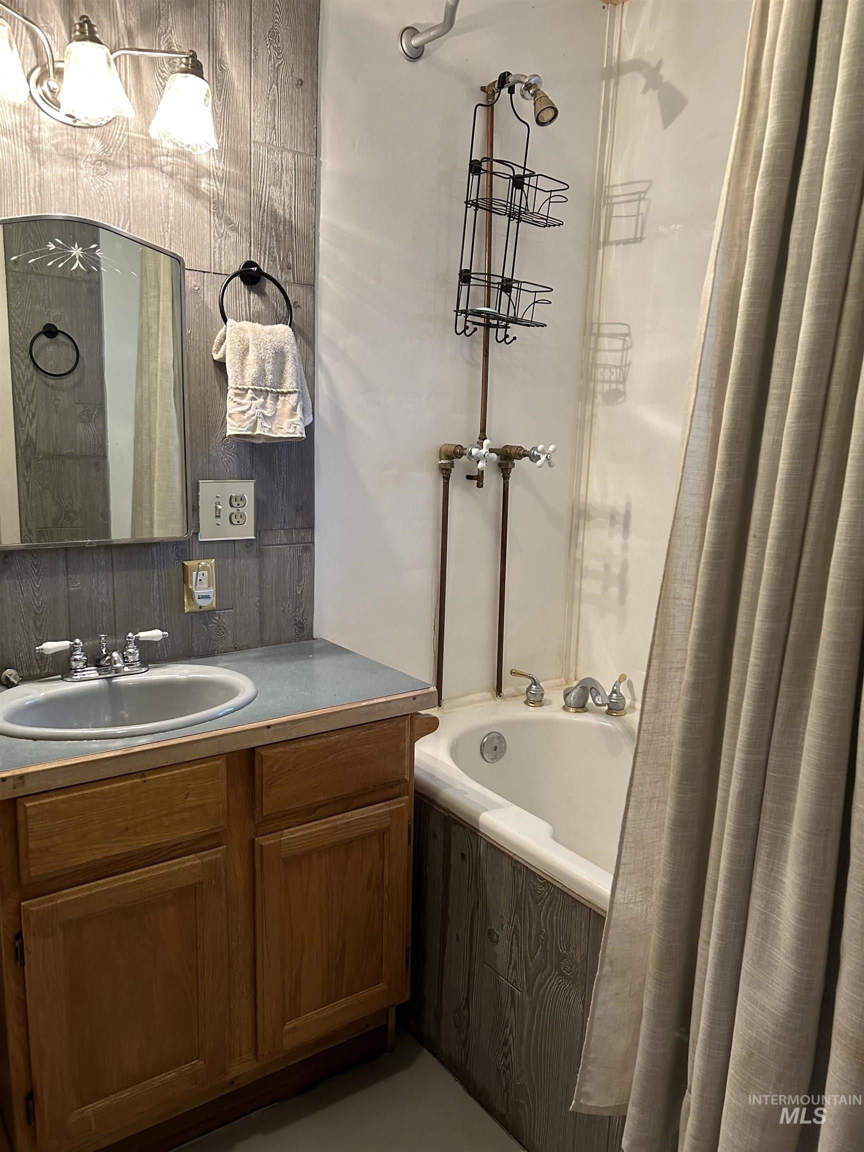 309 E C St, Shoshone, Idaho 83352, 2 Bedrooms, 1 Bathroom, Residential For Sale, Price $315,000, 98934898