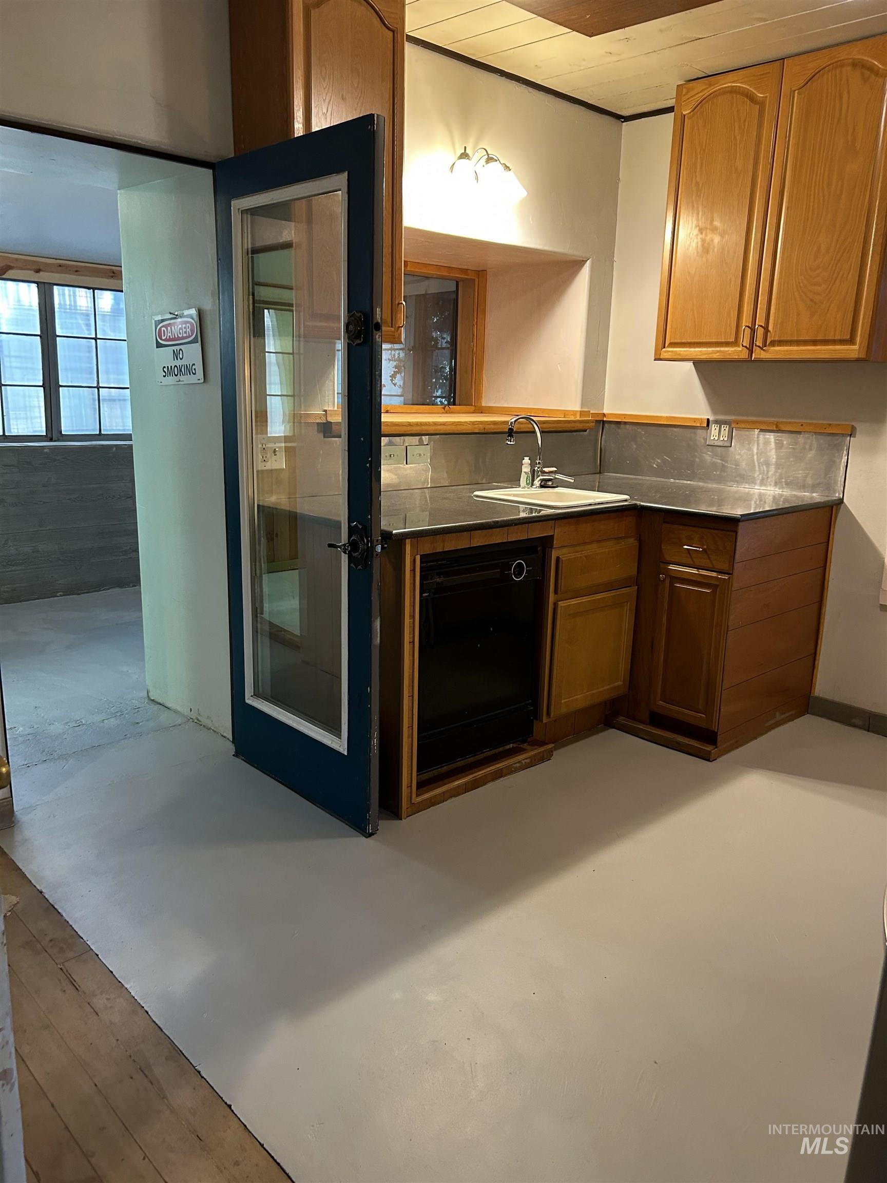 309 E C St, Shoshone, Idaho 83352, 2 Bedrooms, 1 Bathroom, Residential For Sale, Price $315,000, 98934898