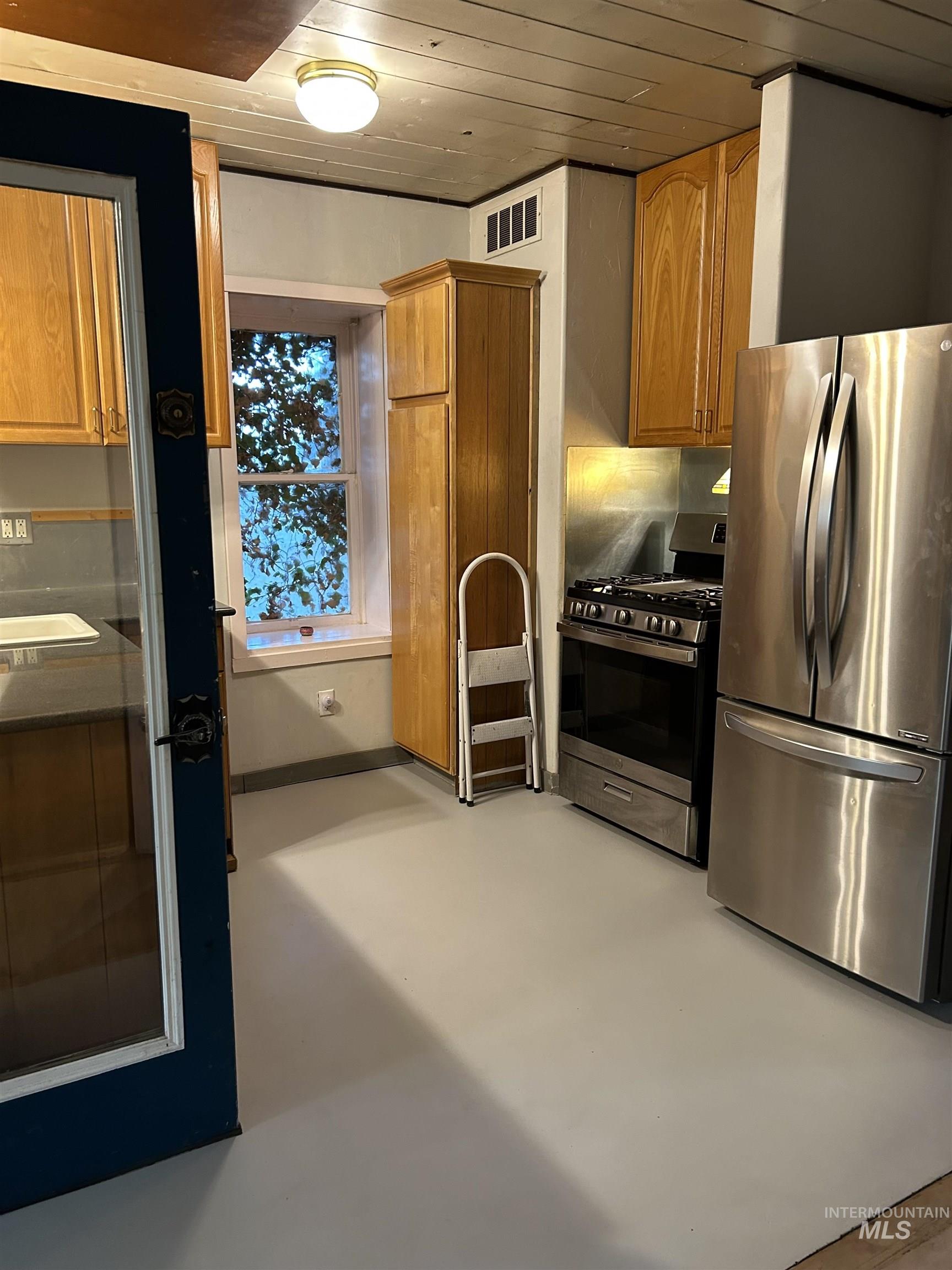 309 E C St, Shoshone, Idaho 83352, 2 Bedrooms, 1 Bathroom, Residential For Sale, Price $315,000, 98934898