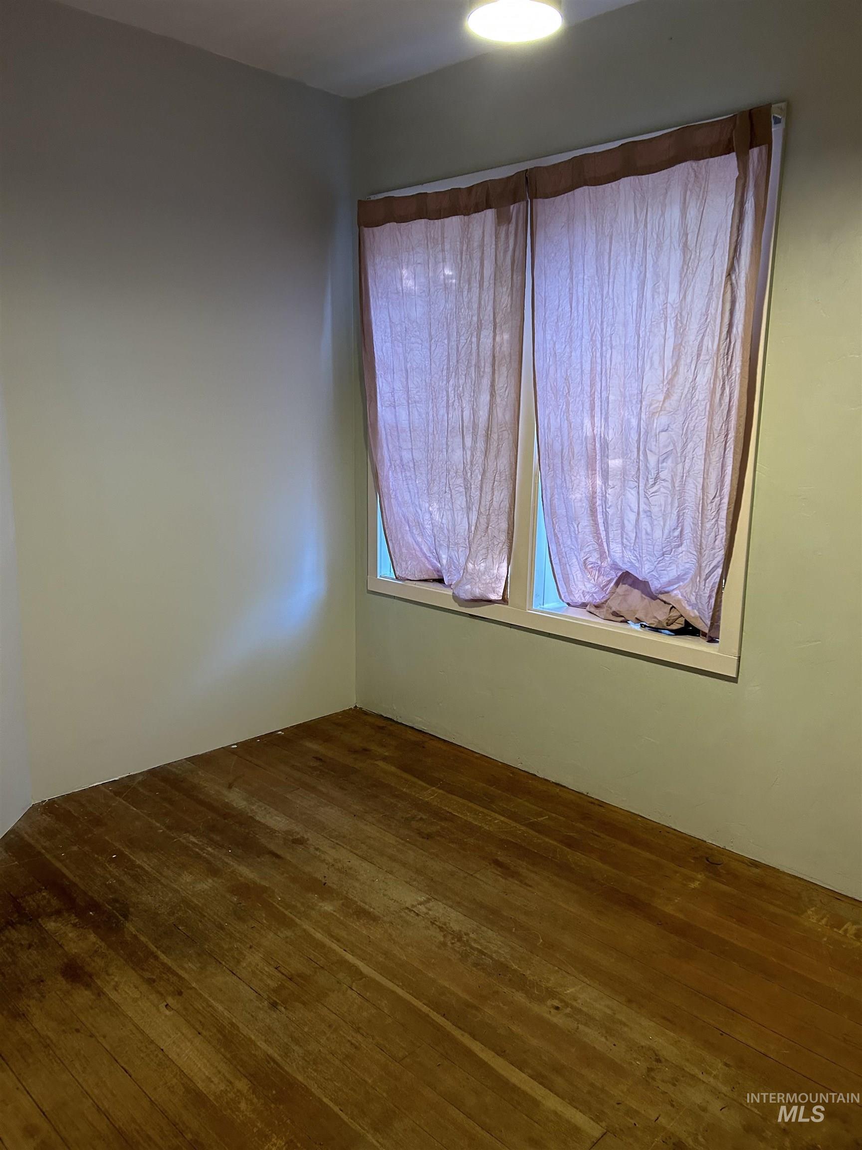 309 E C St, Shoshone, Idaho 83352, 2 Bedrooms, 1 Bathroom, Residential For Sale, Price $315,000, 98934898