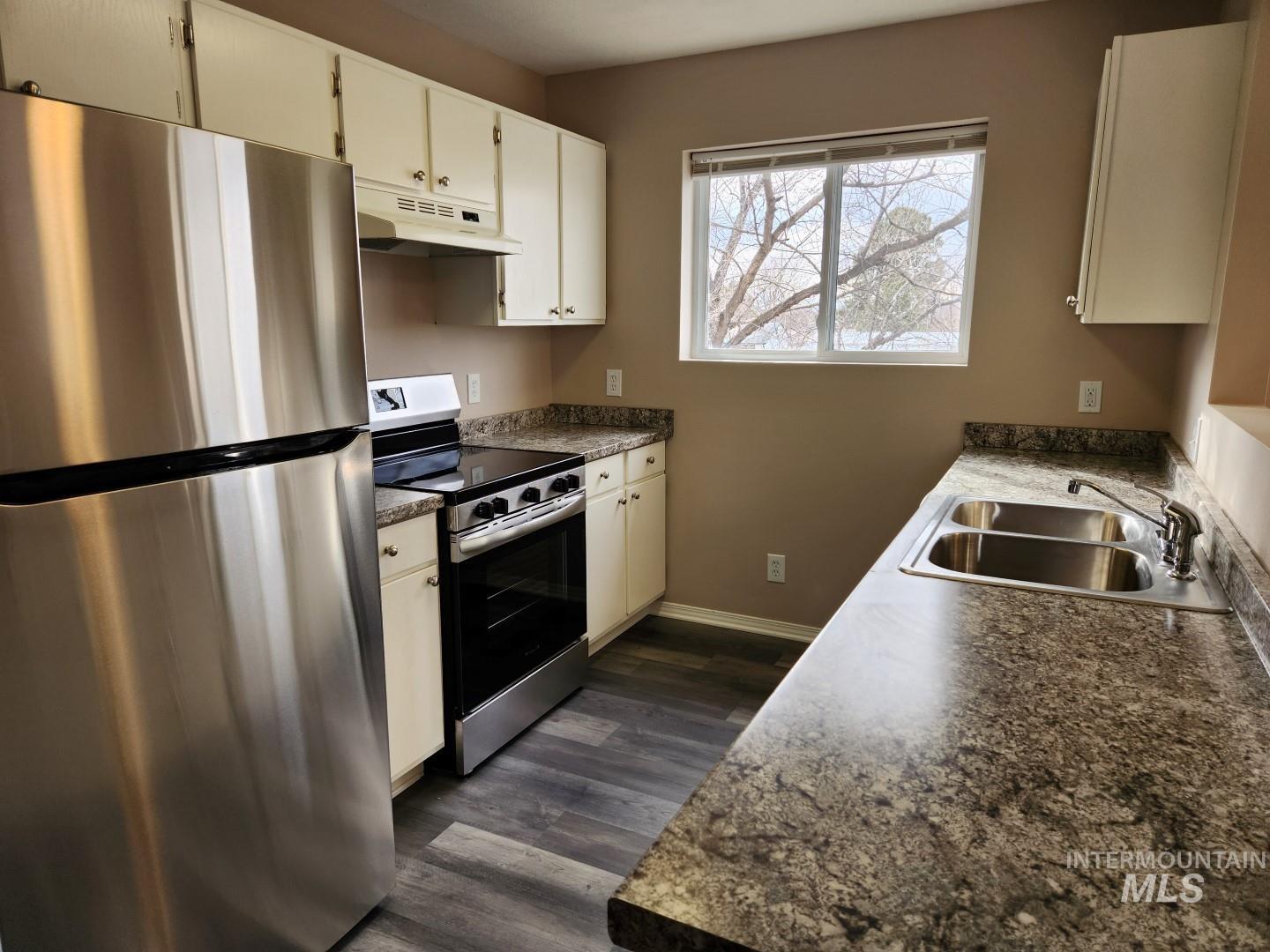 1976 Decker, Payette, Idaho 83661, 2 Bedrooms, 1 Bathroom, Rental For Rent, Price $1,300, 98934905