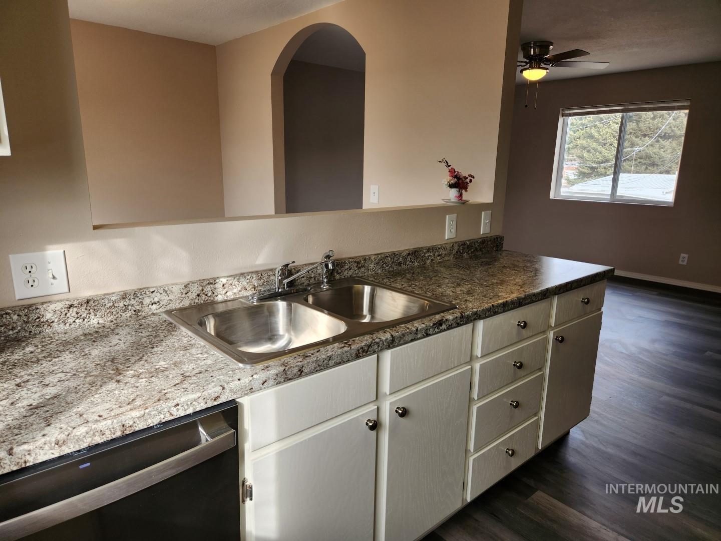 1976 Decker, Payette, Idaho 83661, 2 Bedrooms, 1 Bathroom, Rental For Rent, Price $1,300, 98934905