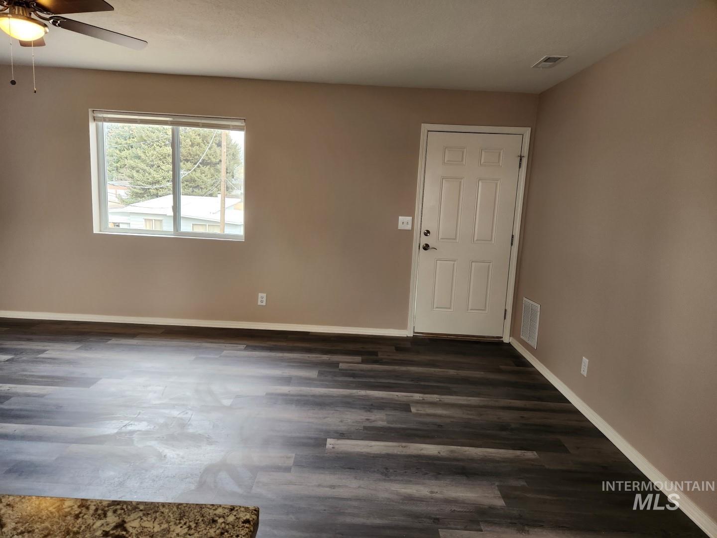 1976 Decker, Payette, Idaho 83661, 2 Bedrooms, 1 Bathroom, Rental For Rent, Price $1,300, 98934905