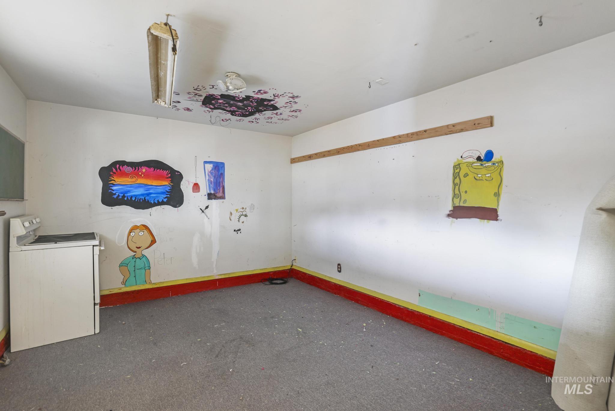 905 Main St S, Kimberly, Idaho 83341, 4 Bedrooms, 2 Bathrooms, Residential For Sale, Price $389,000, 98935319