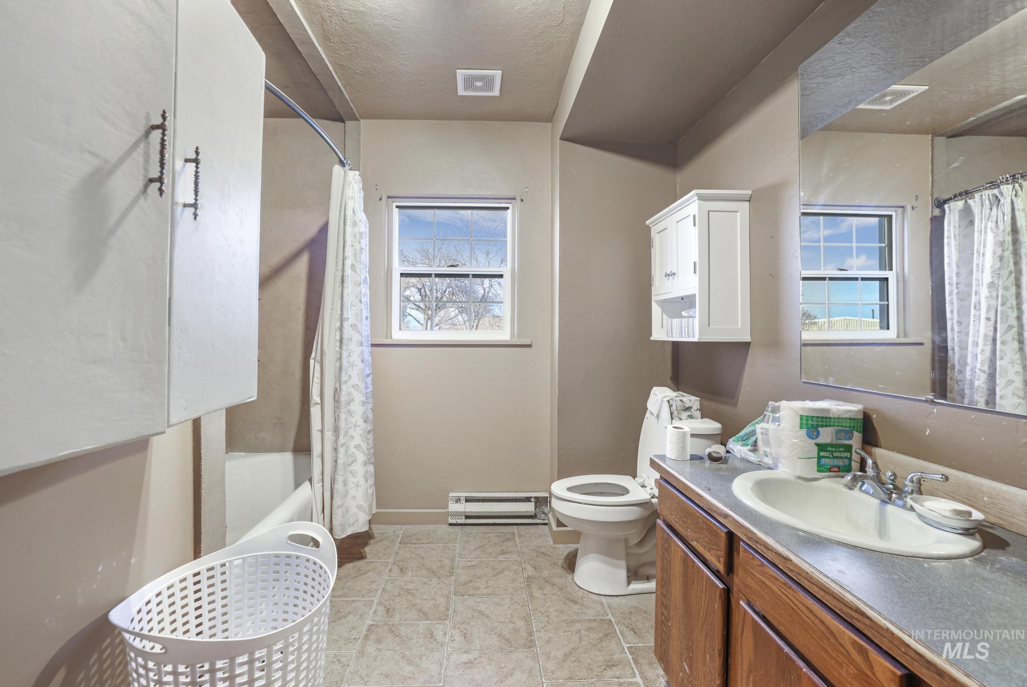 905 Main St S, Kimberly, Idaho 83341, 4 Bedrooms, 2 Bathrooms, Residential For Sale, Price $389,000, 98935319