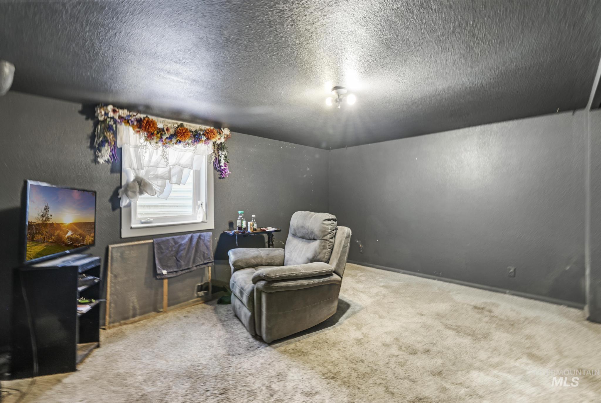 905 Main St S, Kimberly, Idaho 83341, 4 Bedrooms, 2 Bathrooms, Residential For Sale, Price $389,000, 98935319