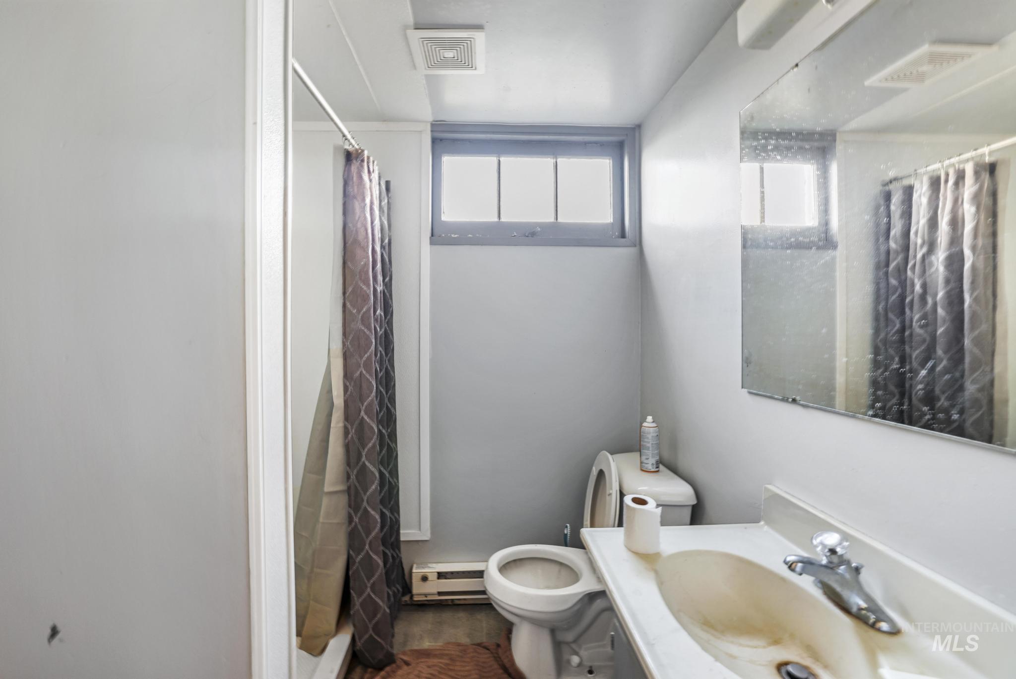 905 Main St S, Kimberly, Idaho 83341, 4 Bedrooms, 2 Bathrooms, Residential For Sale, Price $389,000, 98935319